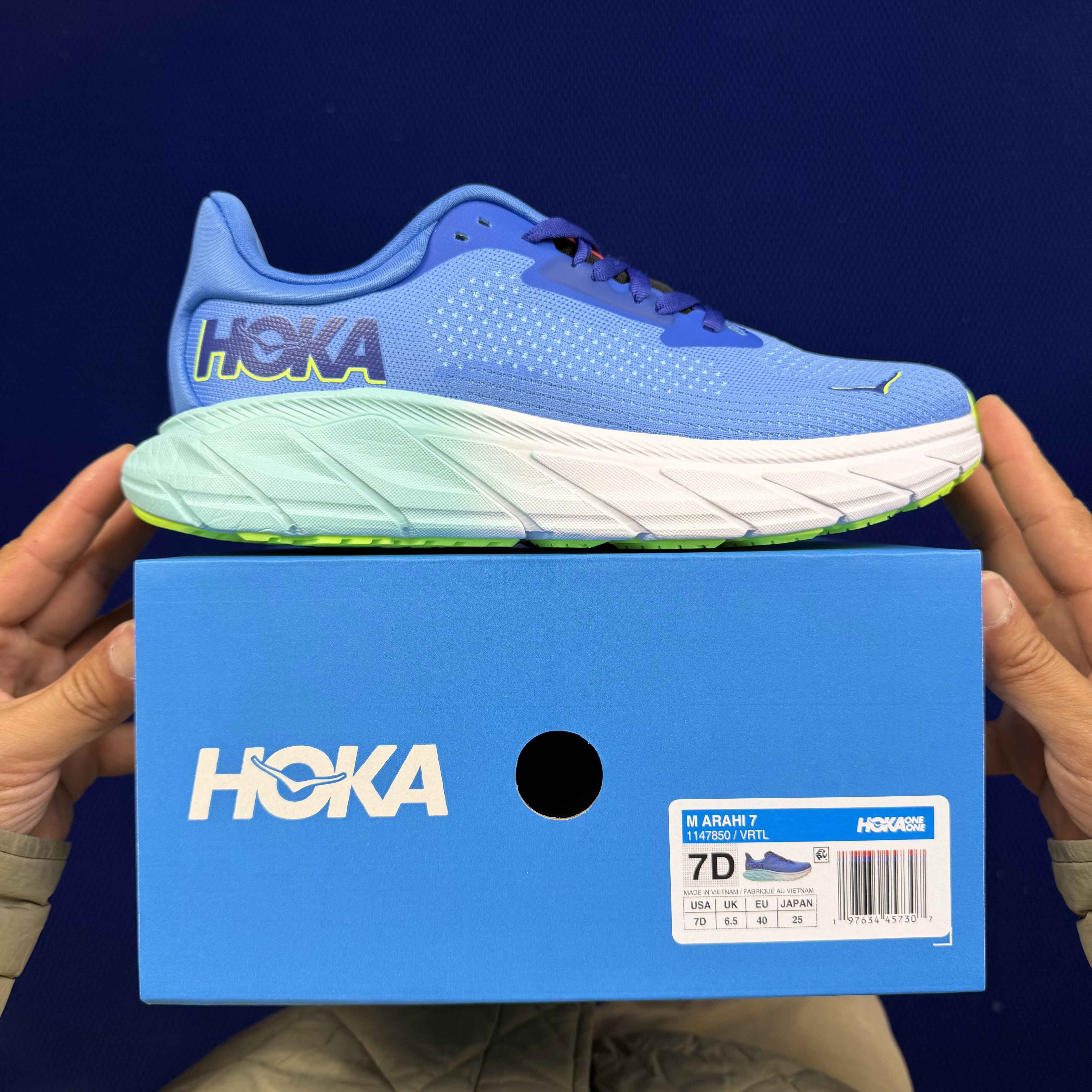 Hoka One One Arahi 7