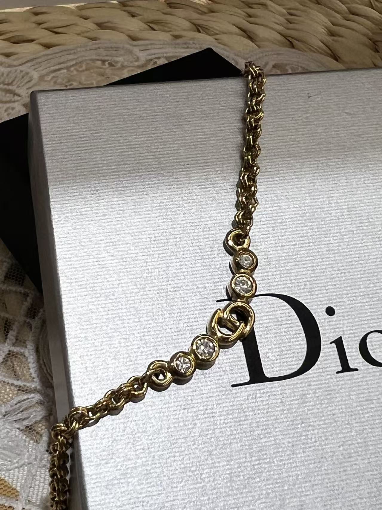 Dior 鍍金水鑽鎖骨頸鏈(爆款款式）