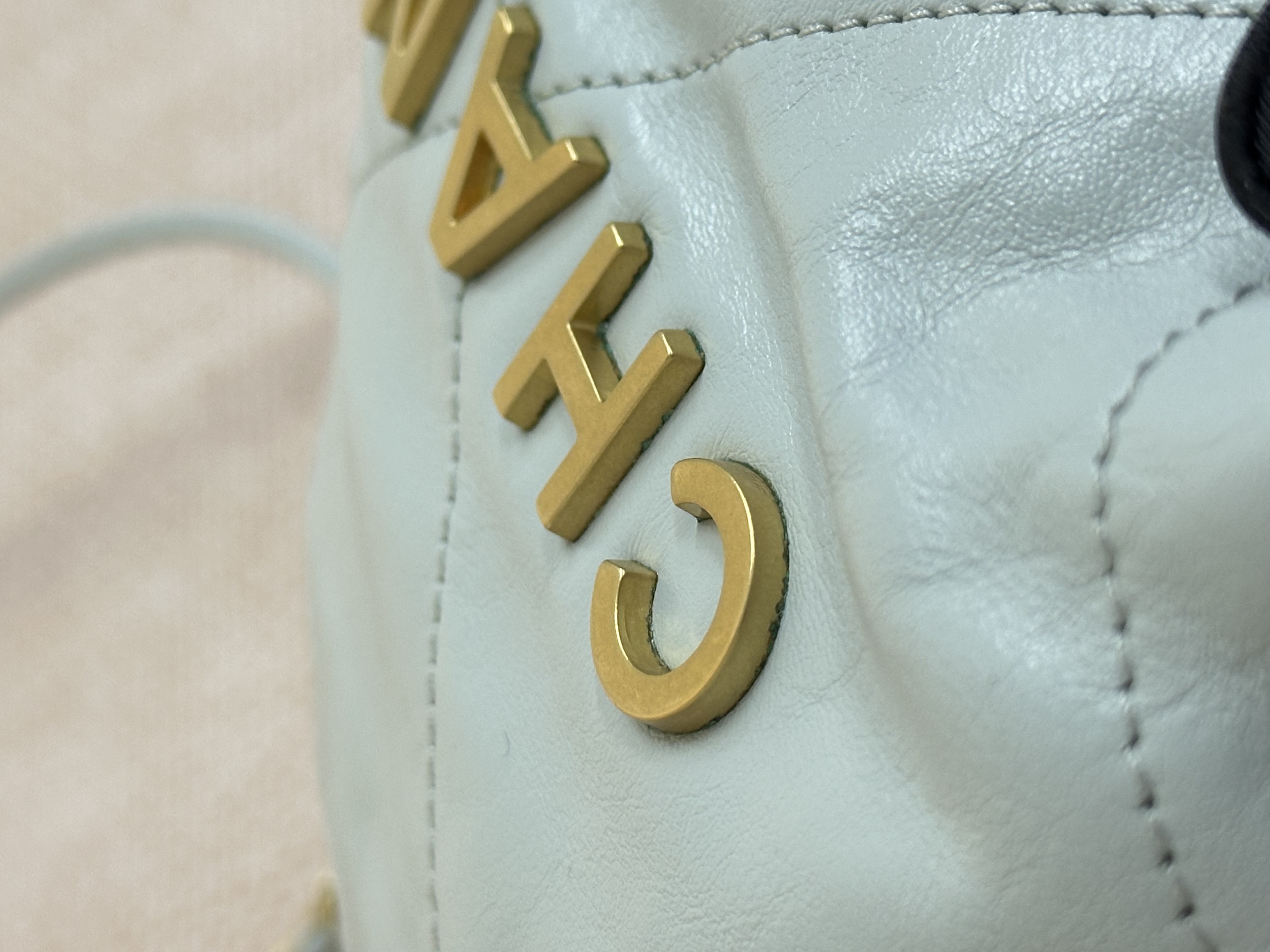 Pre-owned Chanel 22 handbag/ Product Code: 26040609