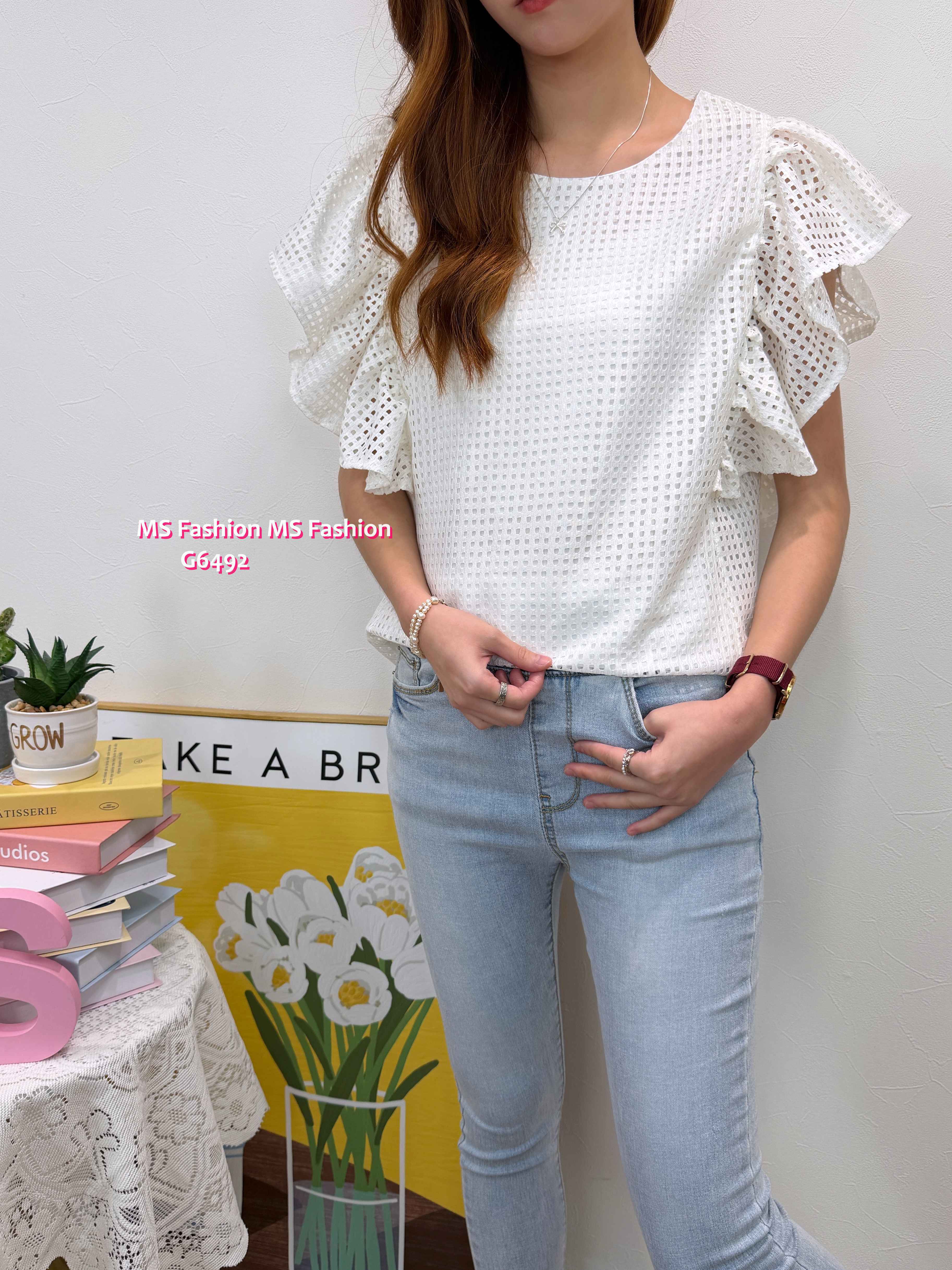 G6492 通花格仔ruffle袖top