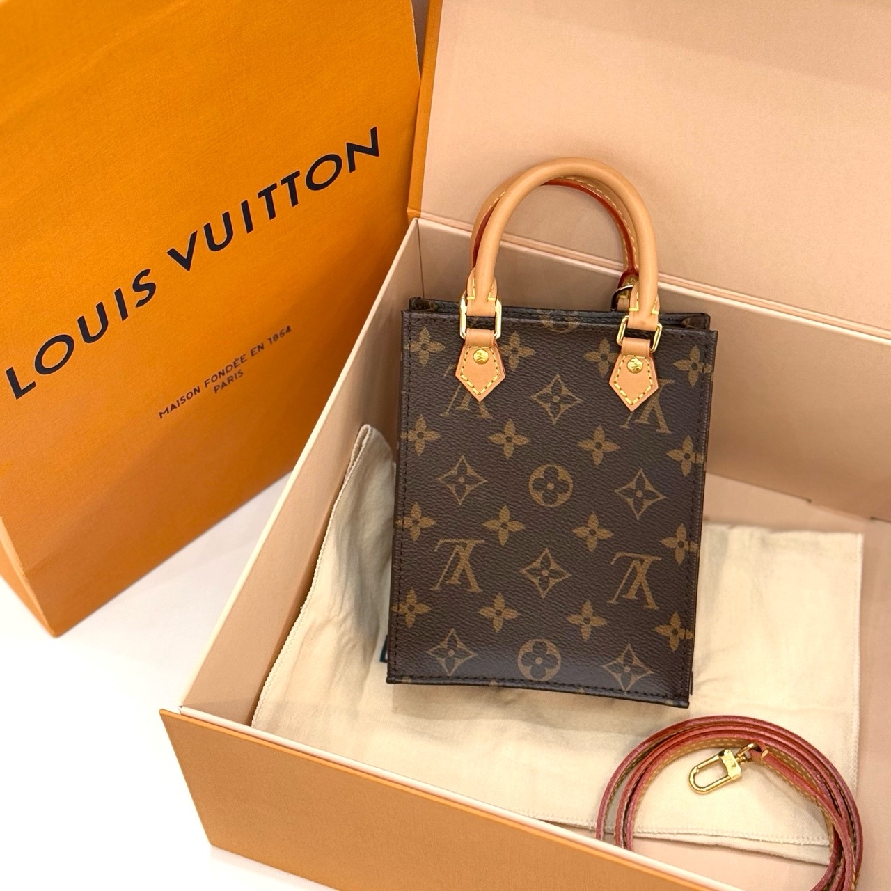 【預訂貨品】LV老花mini琴譜包