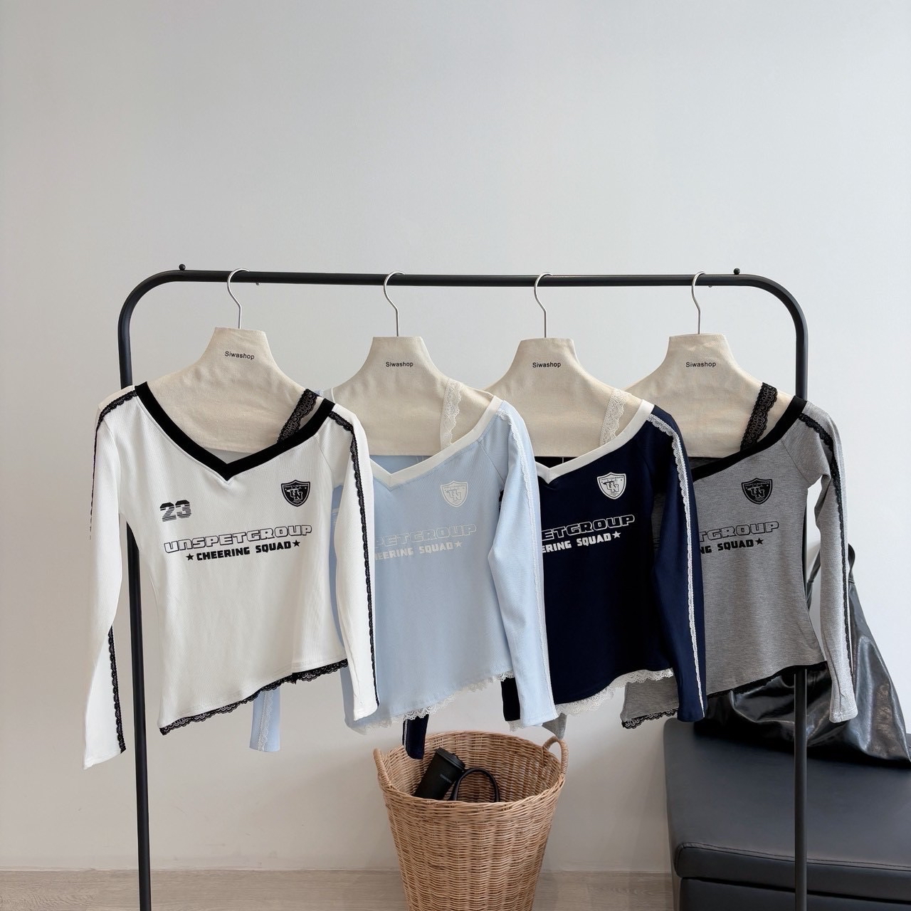 Bkk薄款V領lacy露膊長袖Top