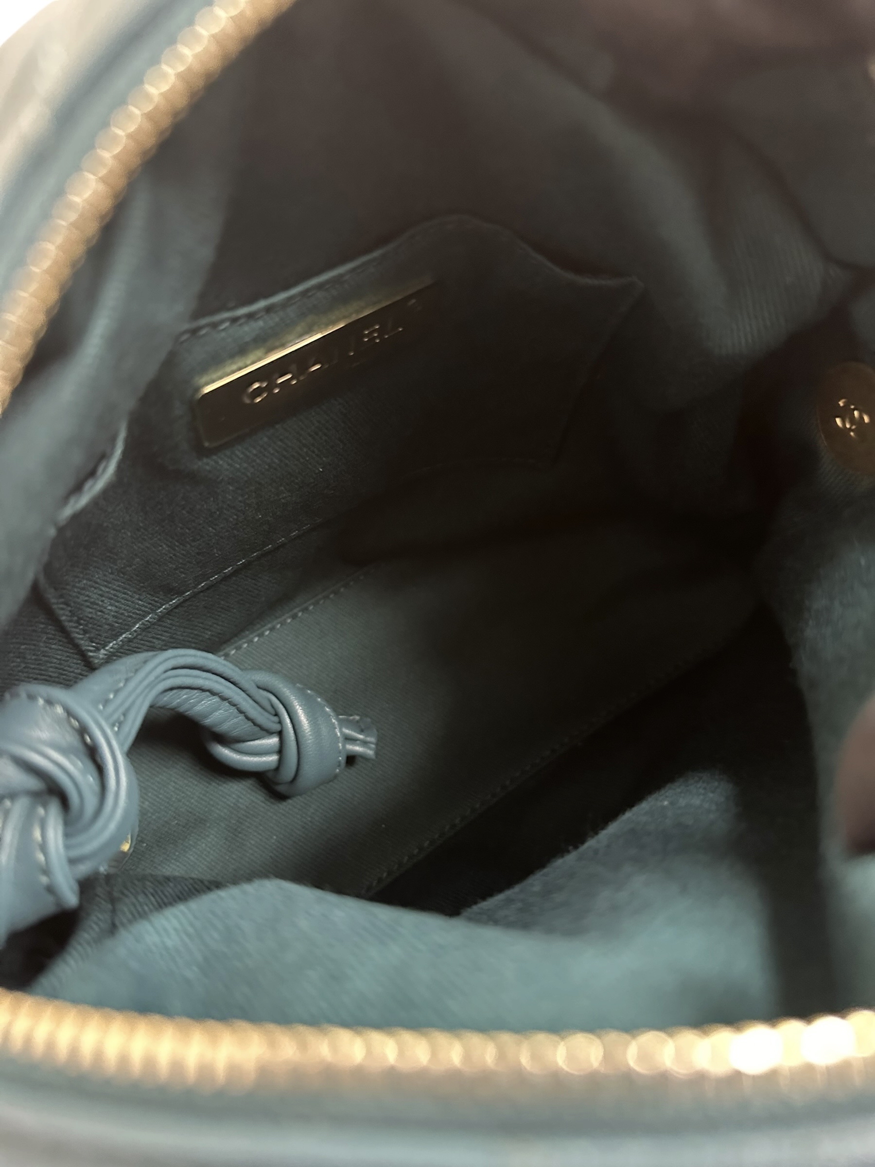 Pre-owned Chanel shoulder bag  / Product Code: 070101
