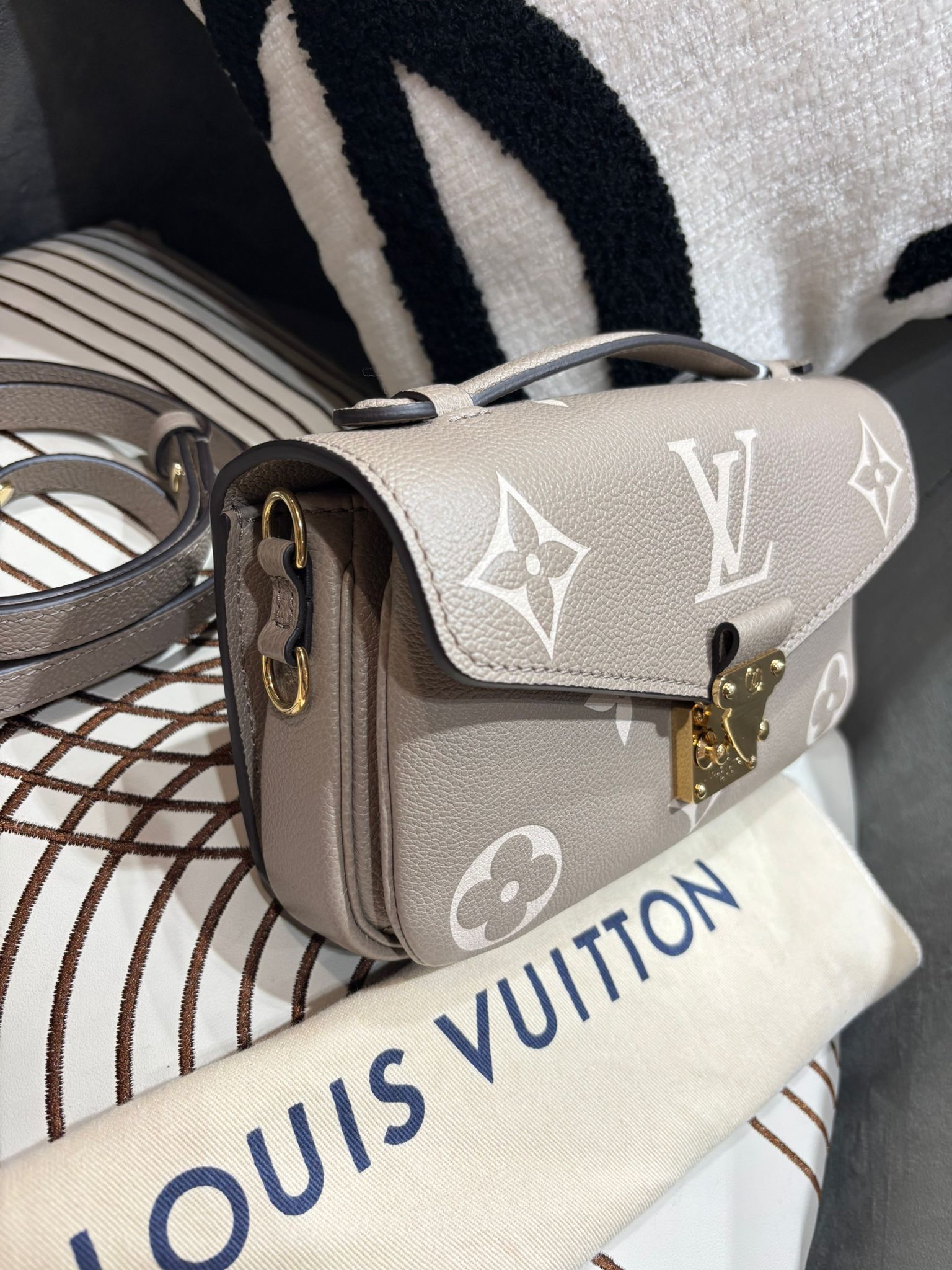 Lv Metis east west Calfskin 100%Authentic,98%new ✅dust bag  