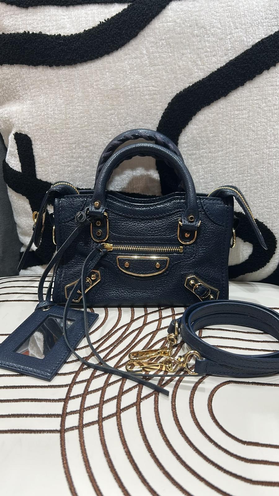 BALENCIAGA Nano City bag 100%Authentic, 98%New ✅mirror ✅Dust bag