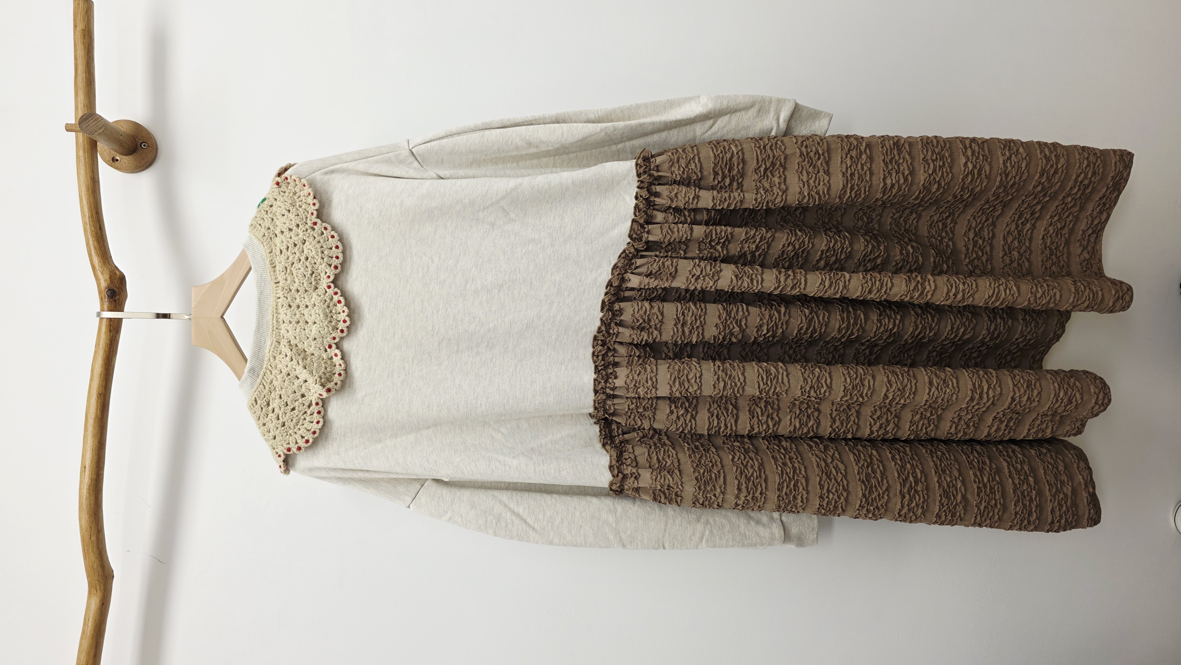 韓國燕麥拼啡皺布勾花領連身裙