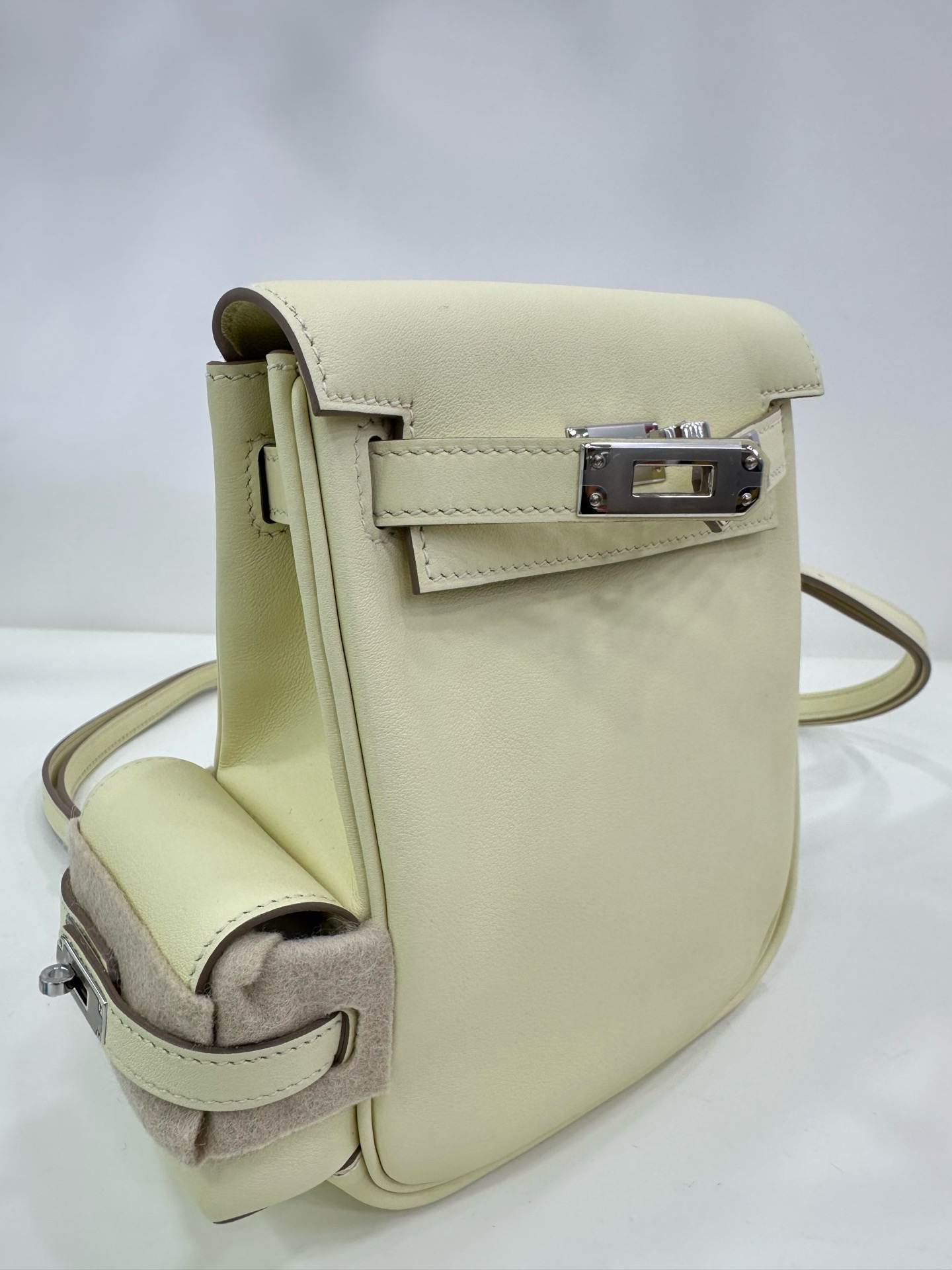 Pre-Owned HERMES Mini Kelly Jump Backpack / Stamp K / Swift皮 米爾頓黃 / Product Code: 26052201