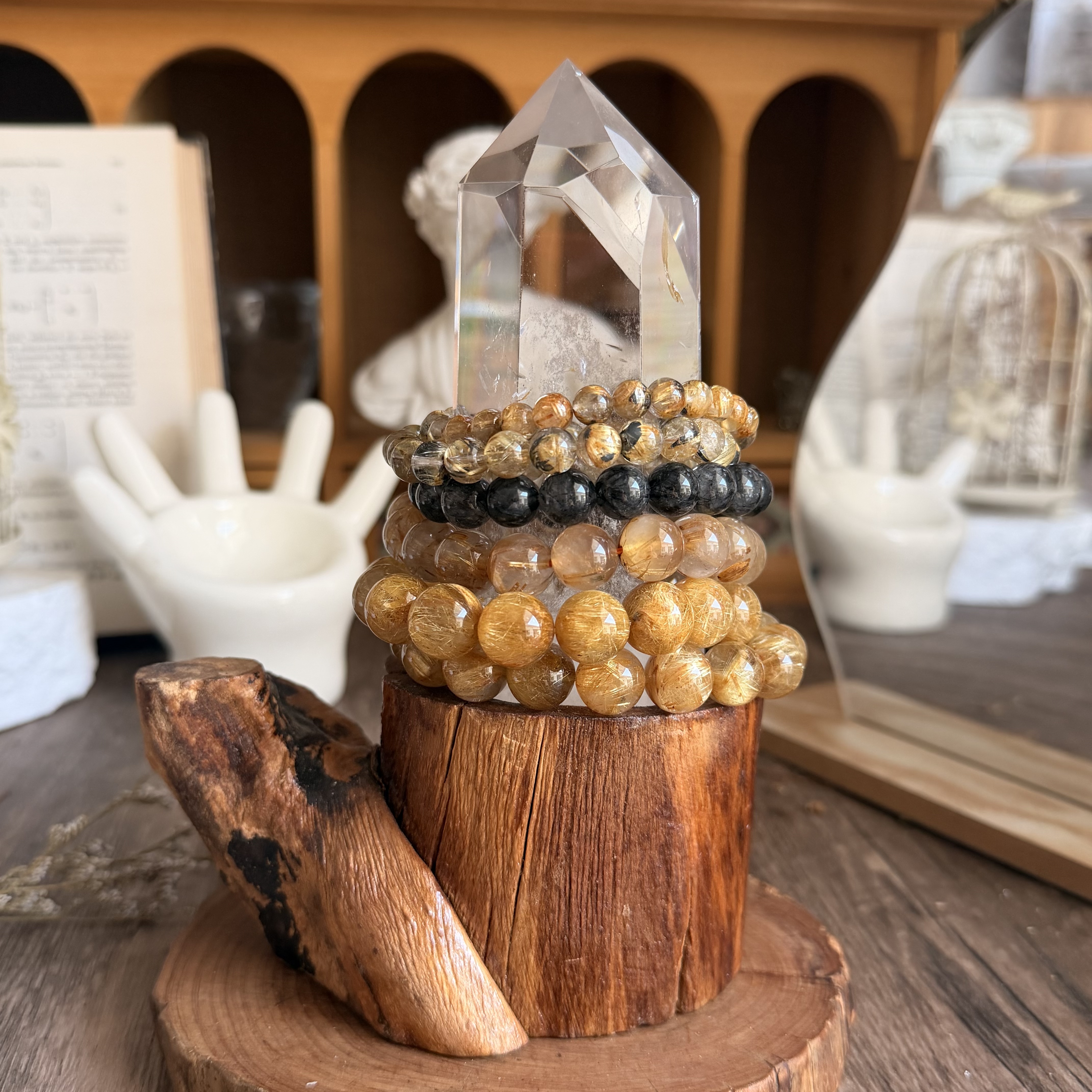 天然藍針白水晶柱（包底座）