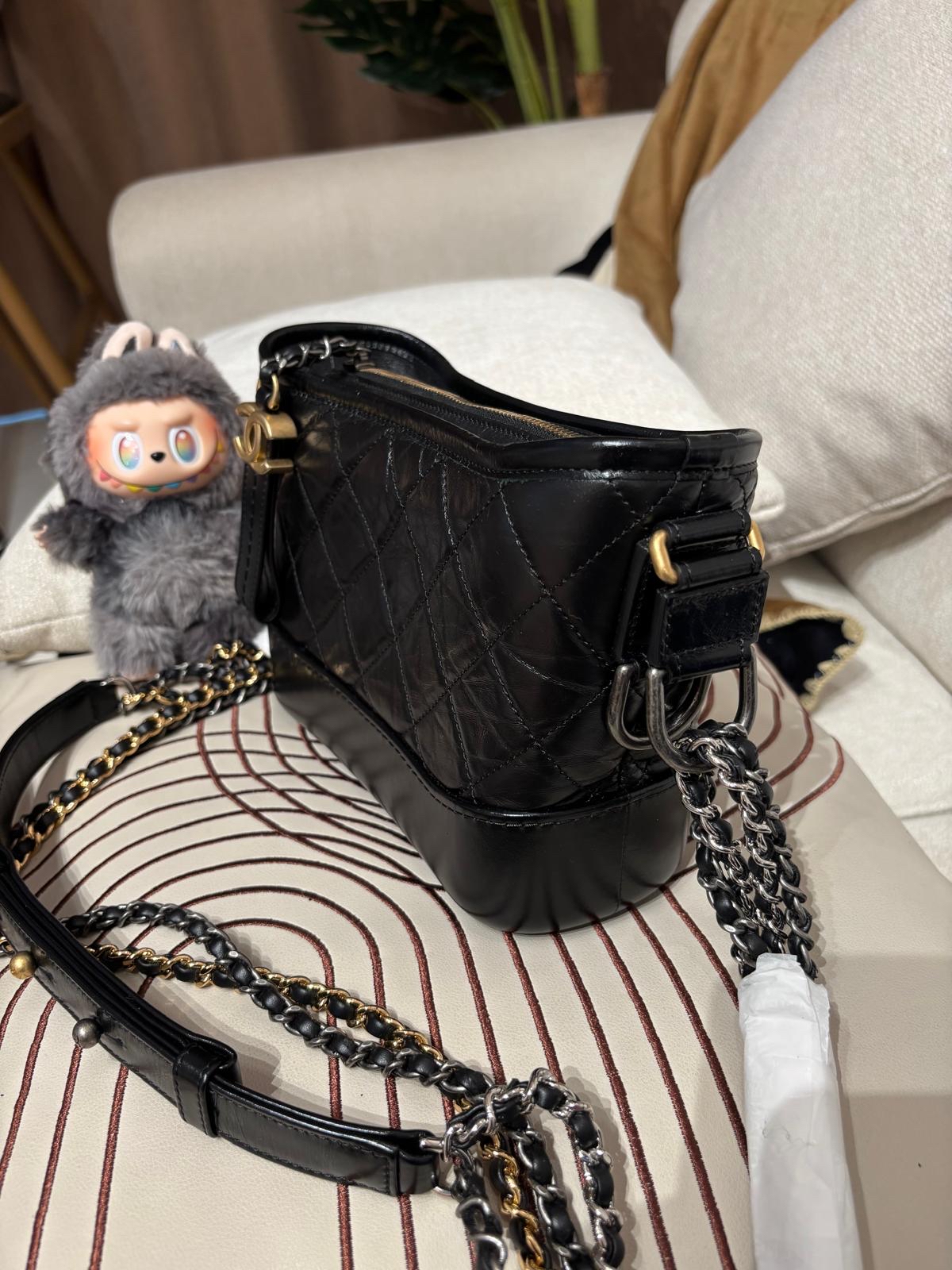 Chanel Gabrielle hobo small calfskin 黑金 100%Authentic,98%new ✅26 card✅dust bag✅box