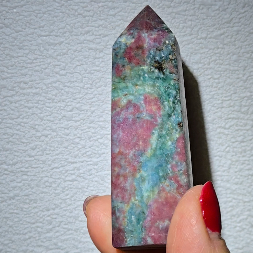 Ruby in kyanite tower with strong UV - RBY155