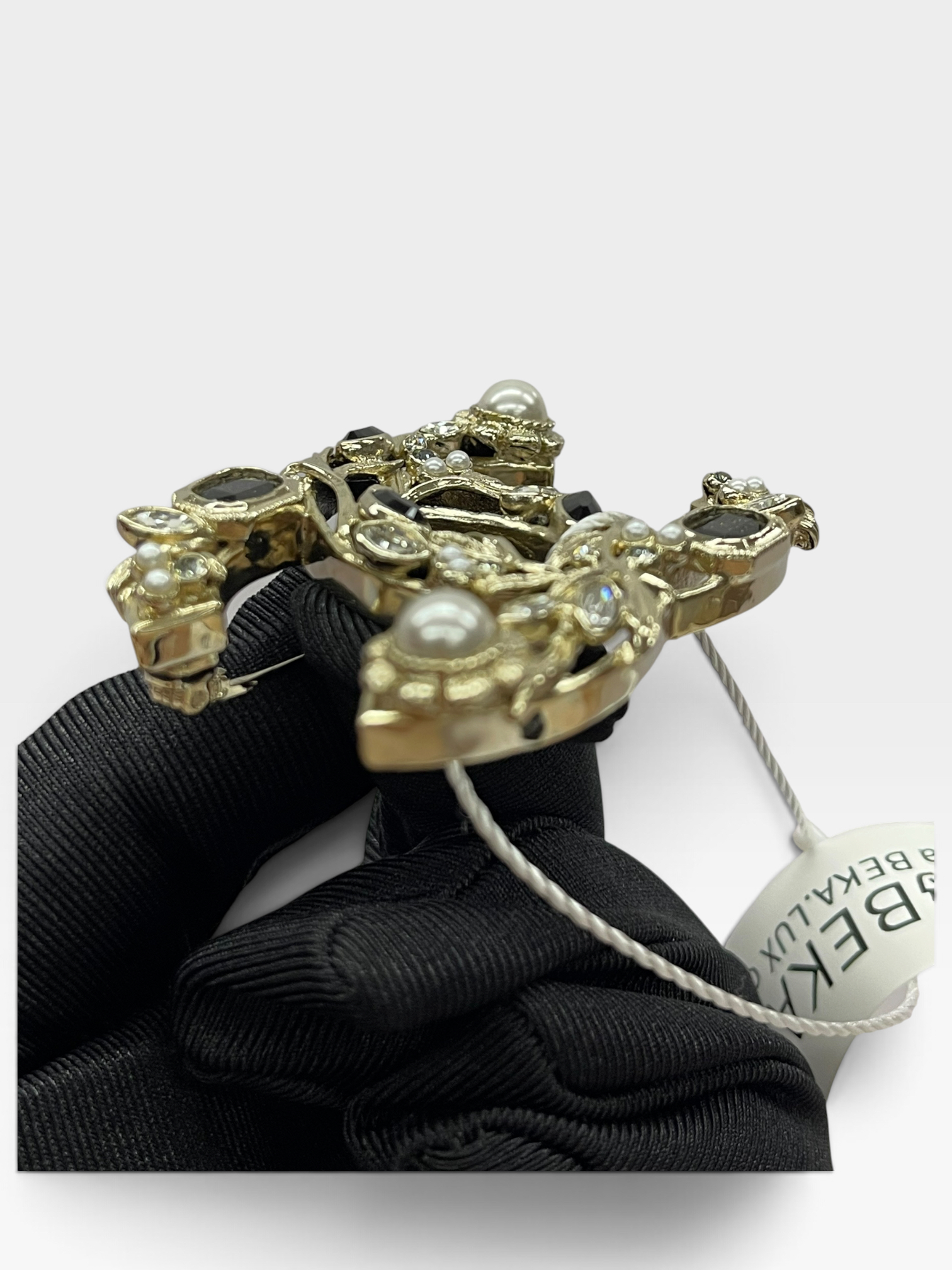 Pre-Owned CHANEL CC Floral Leaf Pearl and Crystal Brooch / Product Code: 091405