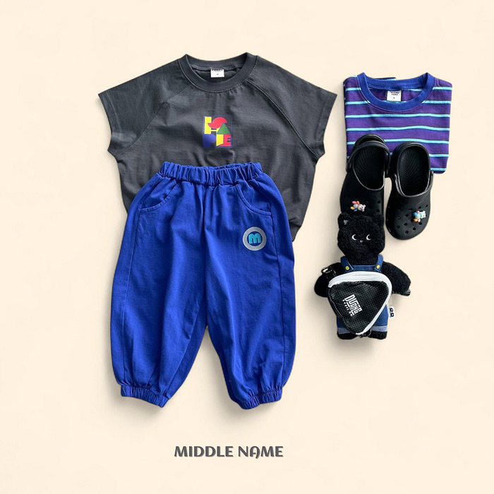 🇰🇷middle name tee 