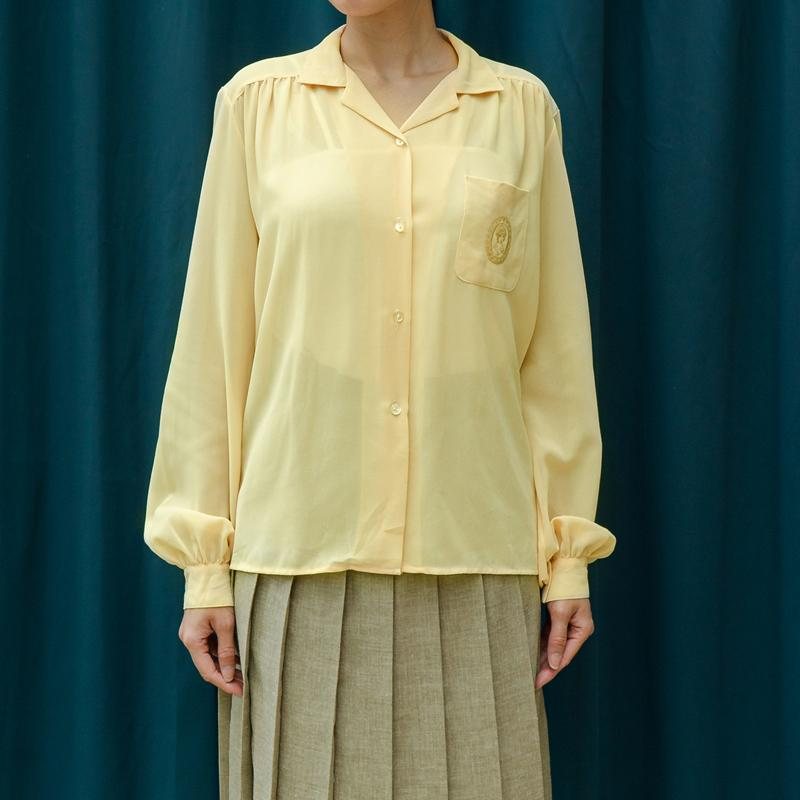 Rare! Vintage C.a. 1980s Made in France Light Yellow Lady Portrait Embroidery Blouse /Ladies Shirt (MT1604-5)