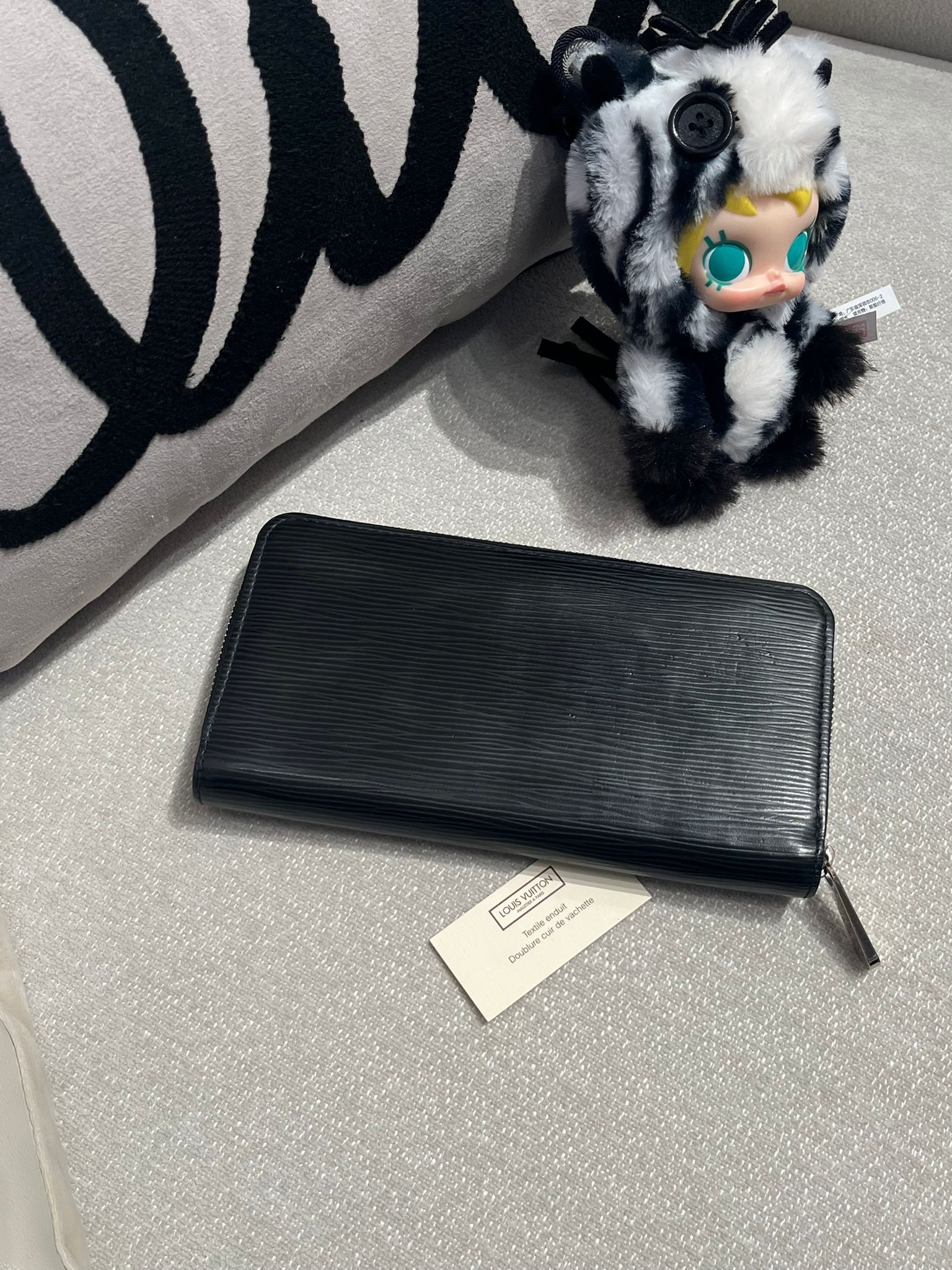 Lv epi leather long wallet  100%Authentic ,95%new✅box 