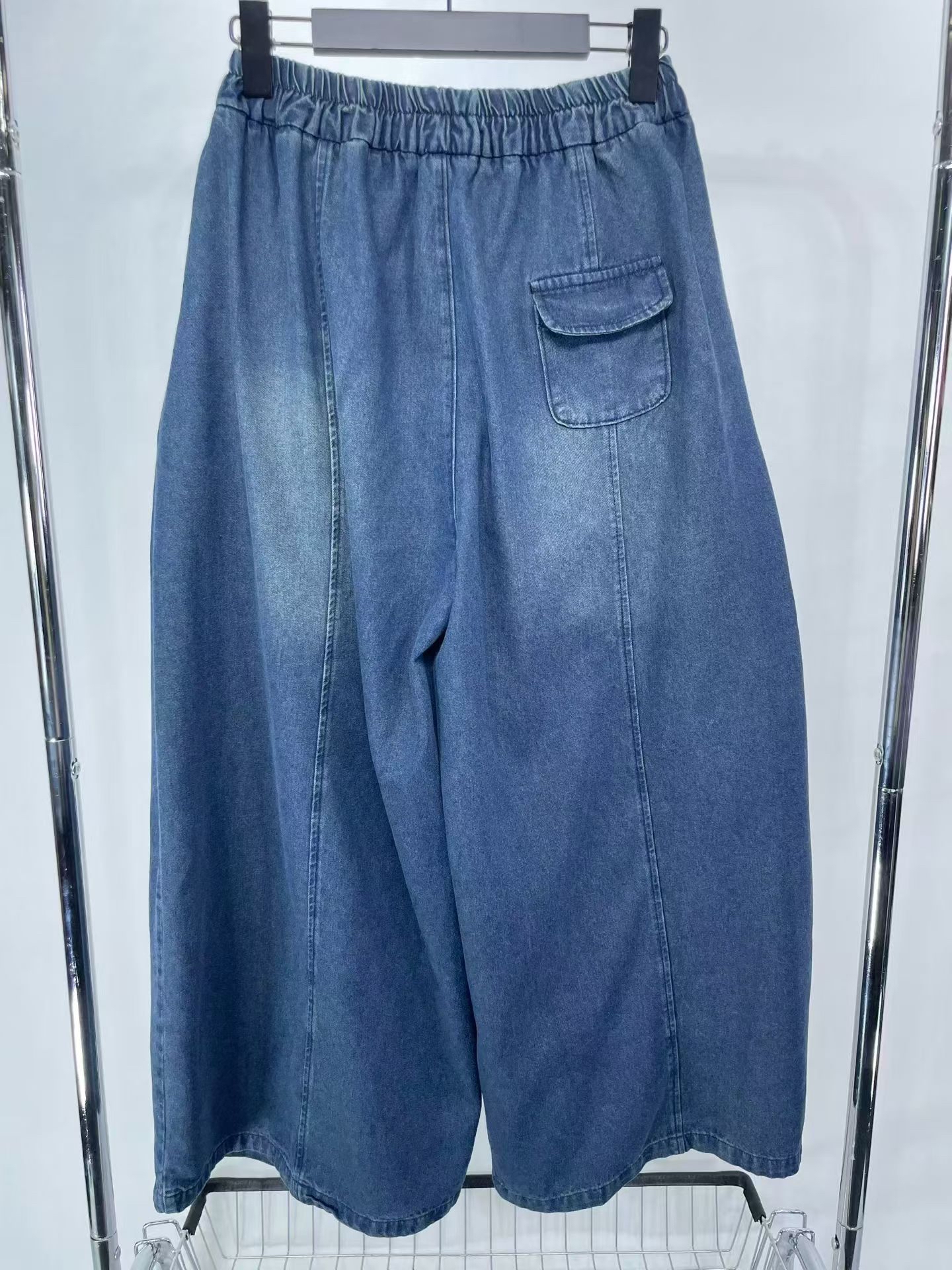 前細褶薄牛闊褲 