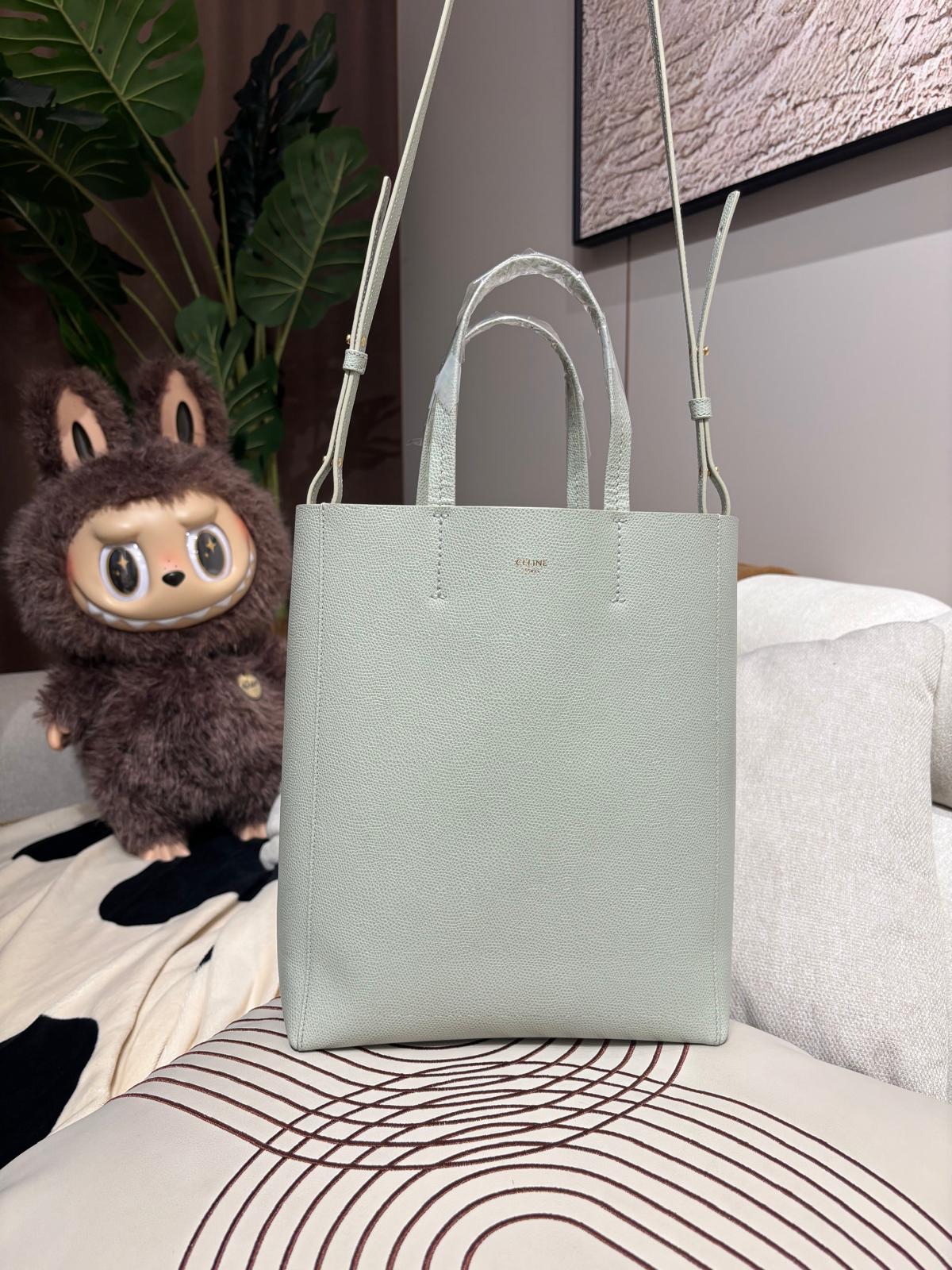 Celine Small Vertical Cabas 2Way Tote bag 牛皮 100%Authentic, 98%New ✅Dust bag