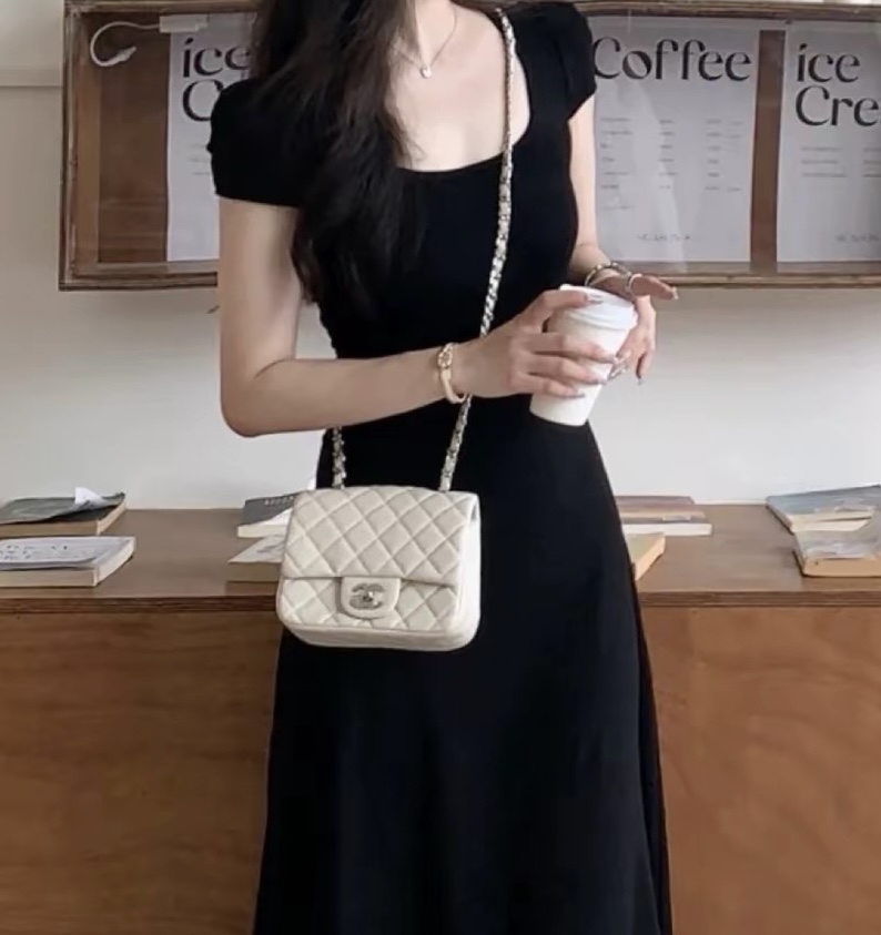 Chanel mini square方胖子 超溫柔顏色💖🫧