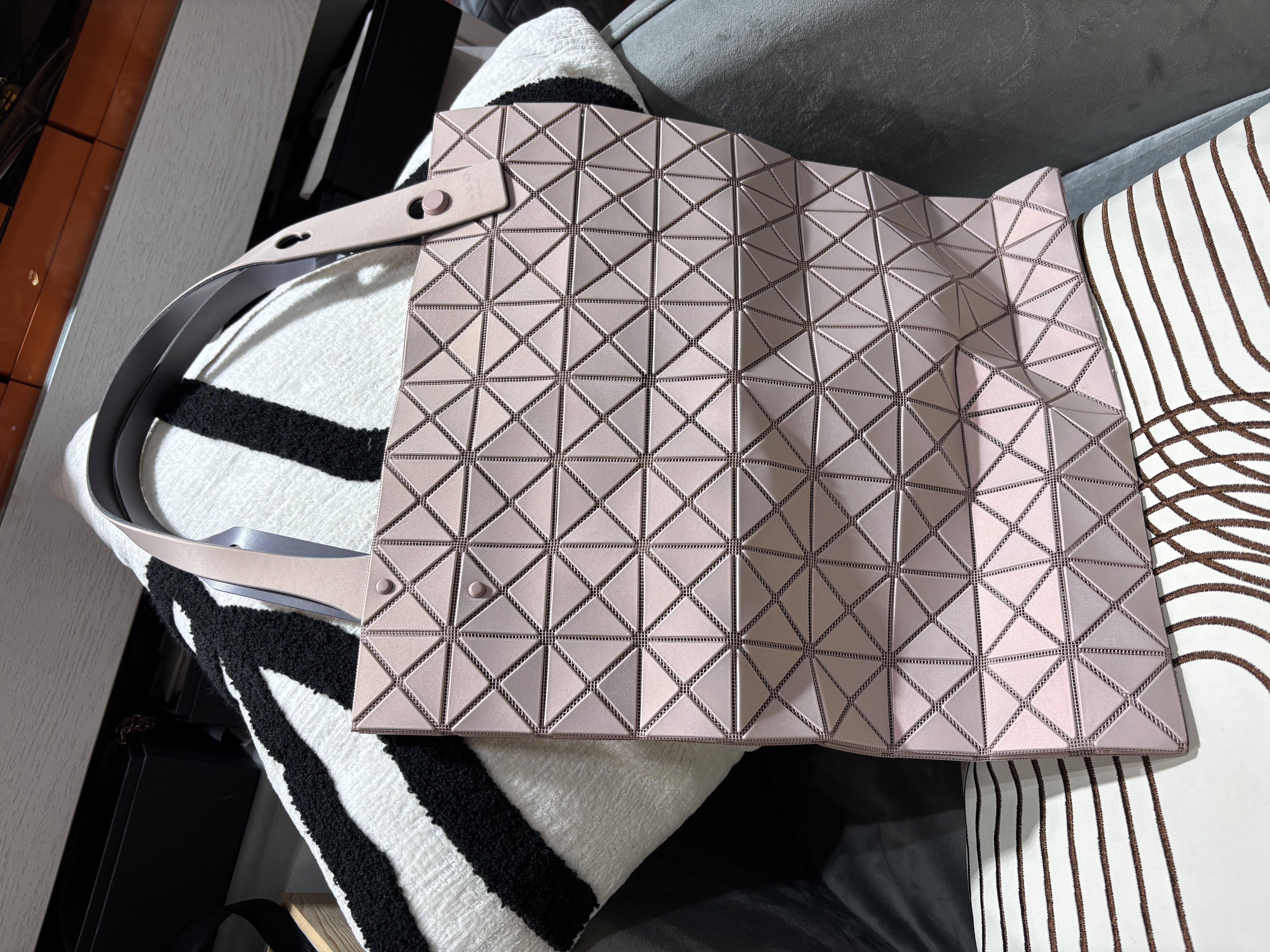 Issey Miyake Bao Bao Tote Bag 100%Authentic, 98%New ✅Dust bag