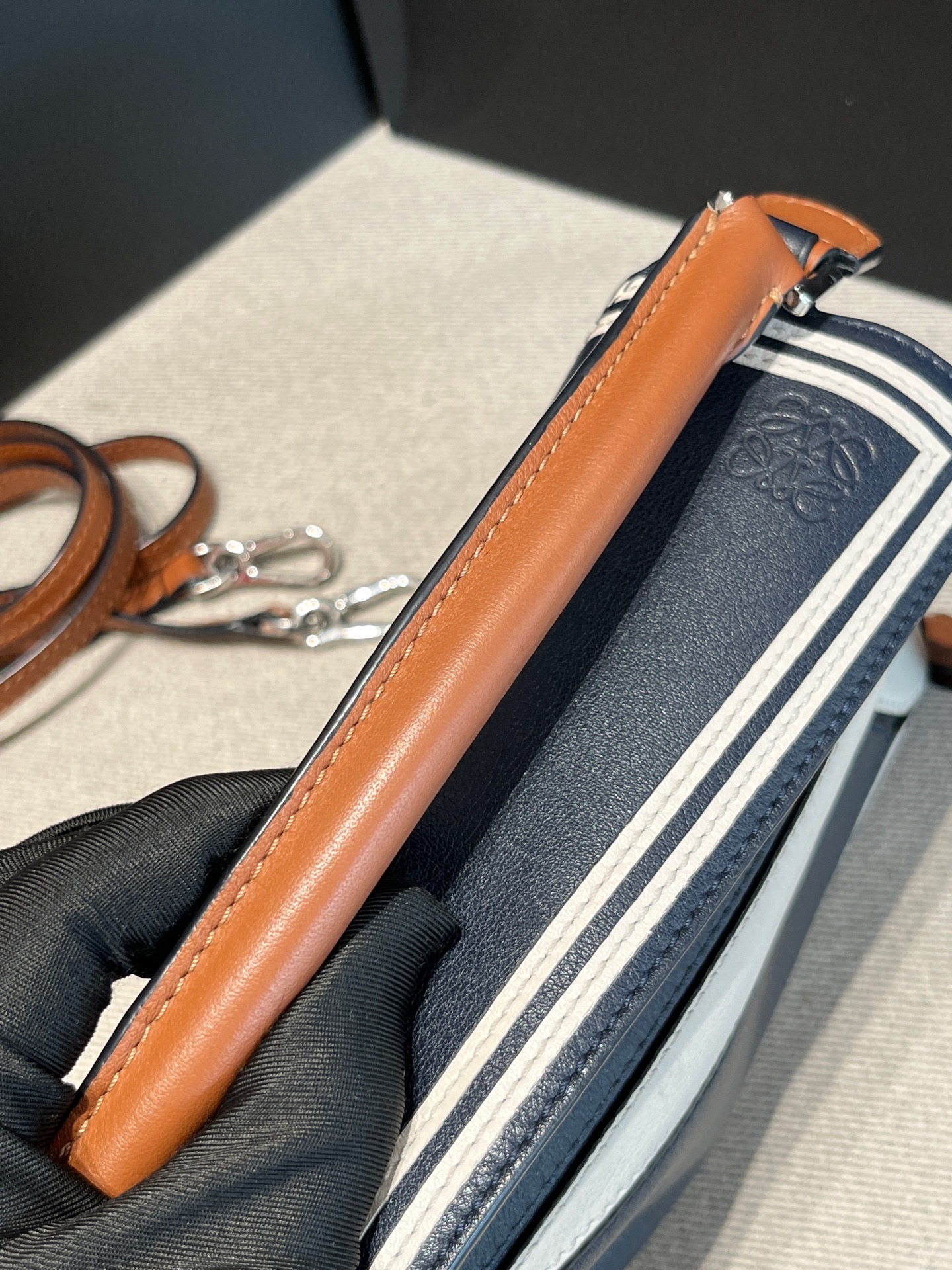 【預訂貨品】Loewe 海軍風三拼色 minipuzzle