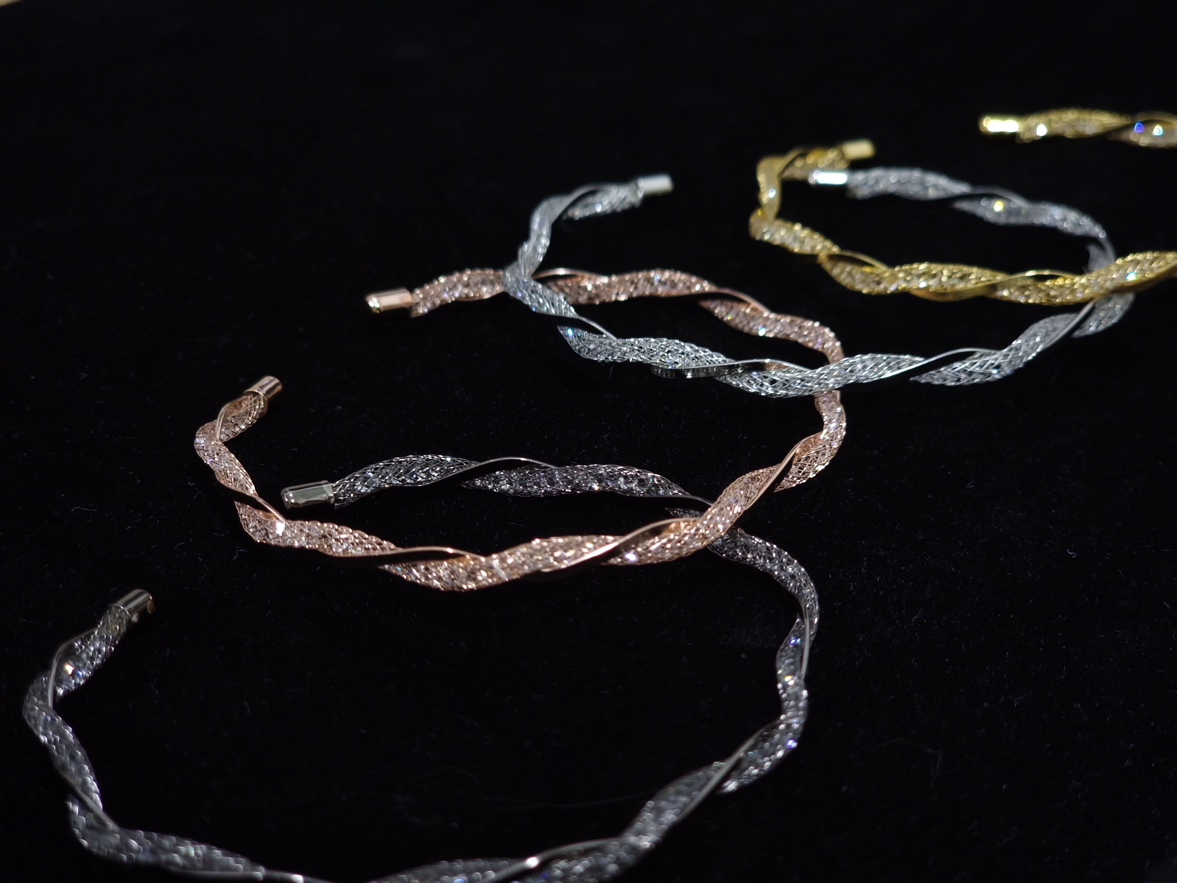 Twist Shine Bracelet