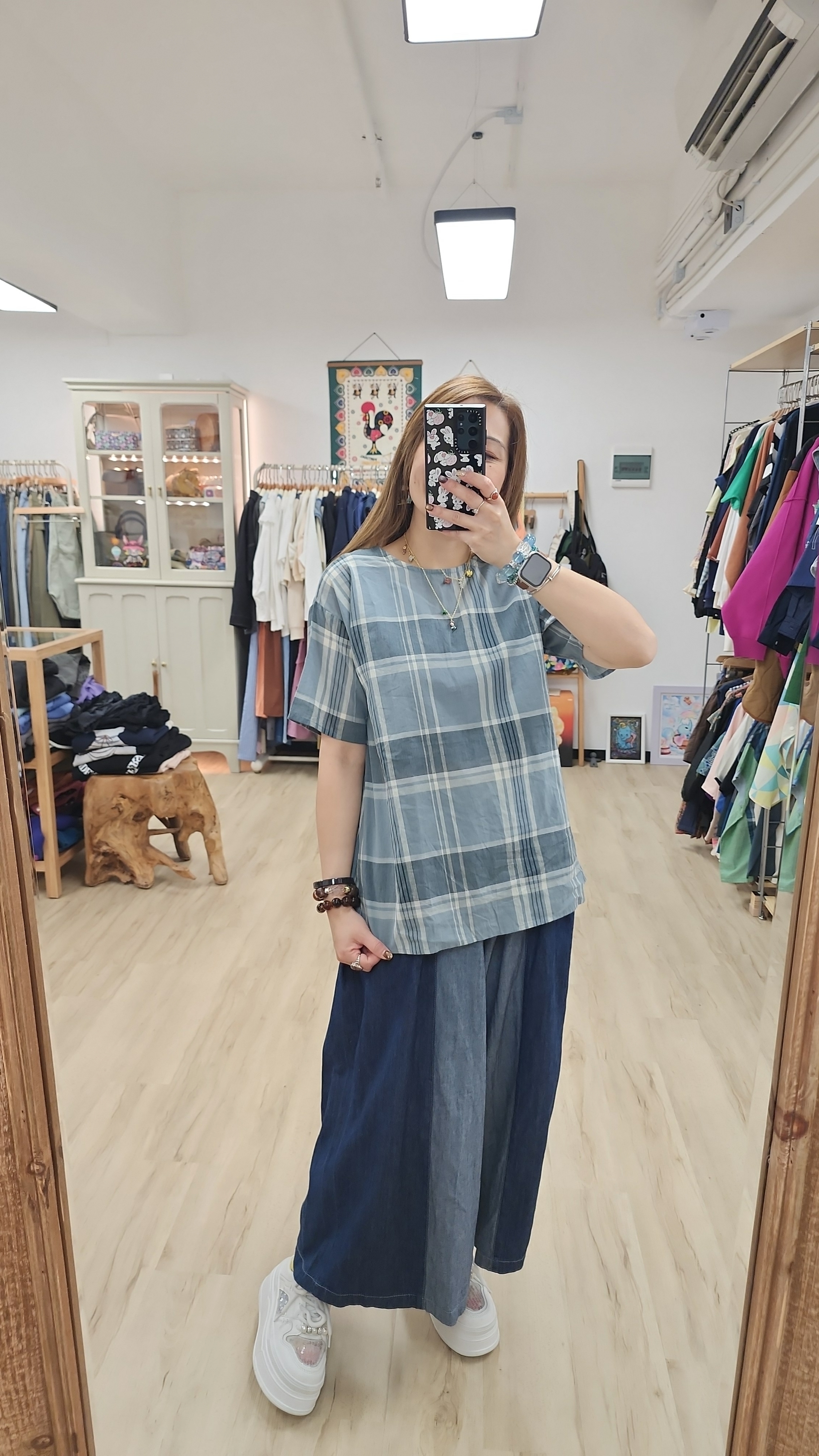 日牌灰藍格仔棉麻衫