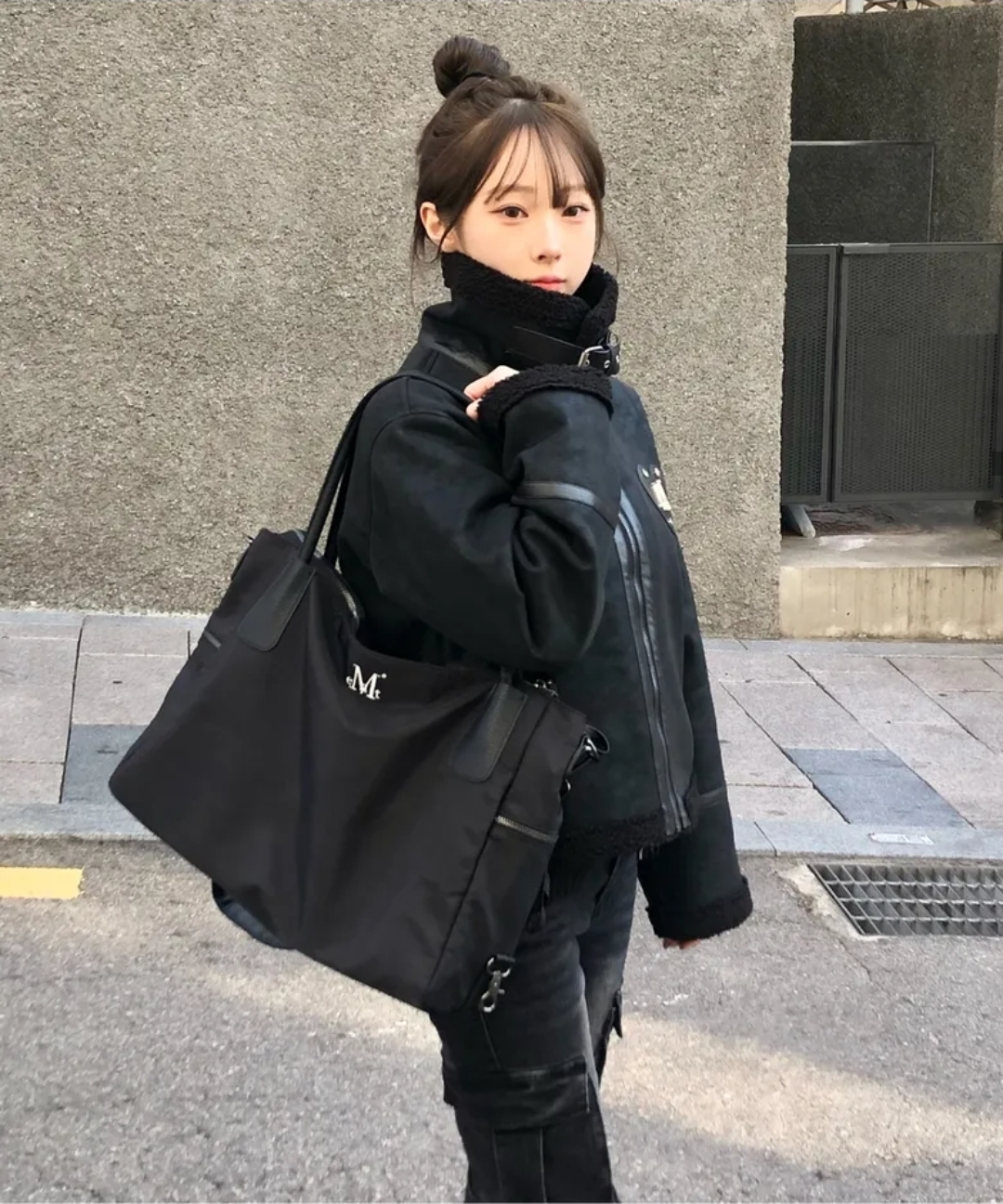 Mucent 4-Way Signature Logo Tote Bag