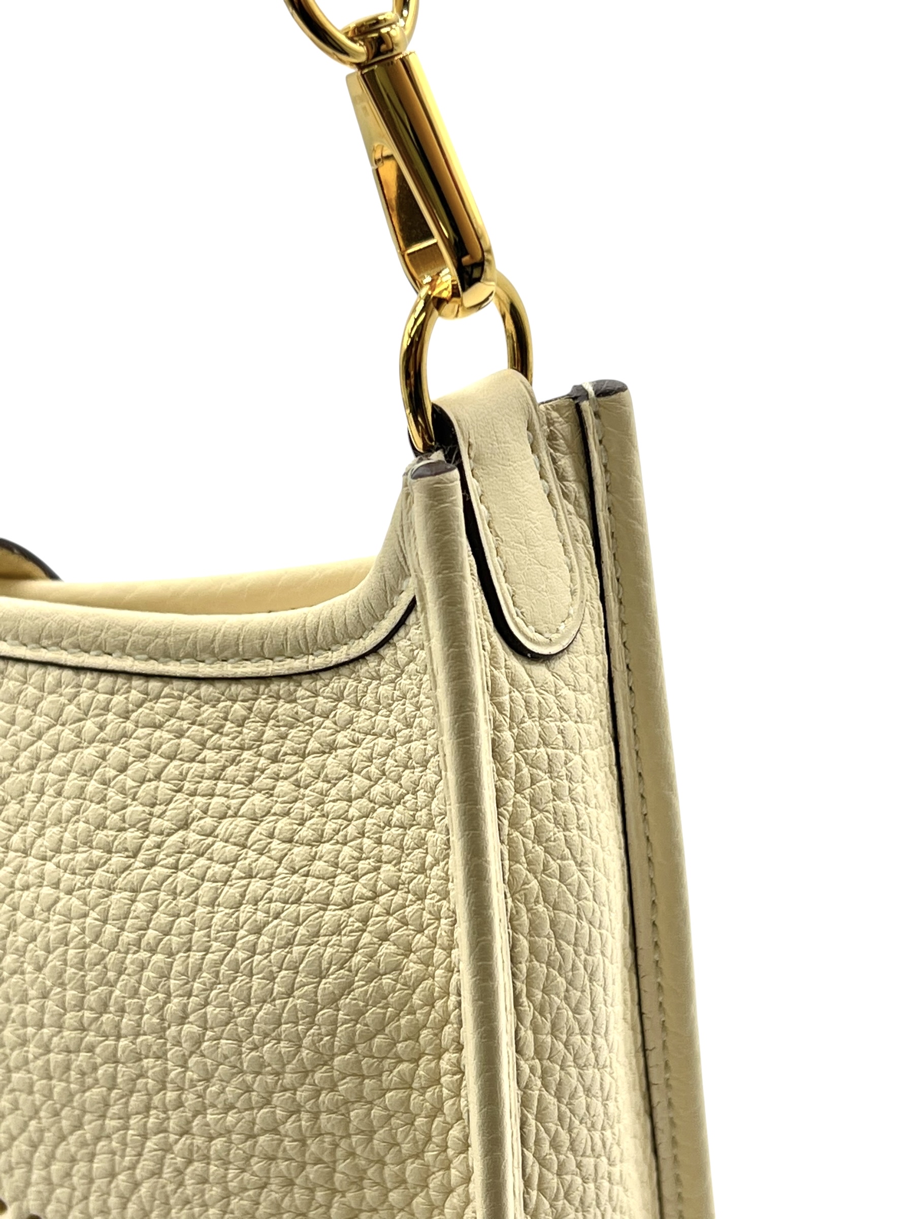 Pre-Owned HERMÉS Mini E Stamp Z / Product Code: 26052905