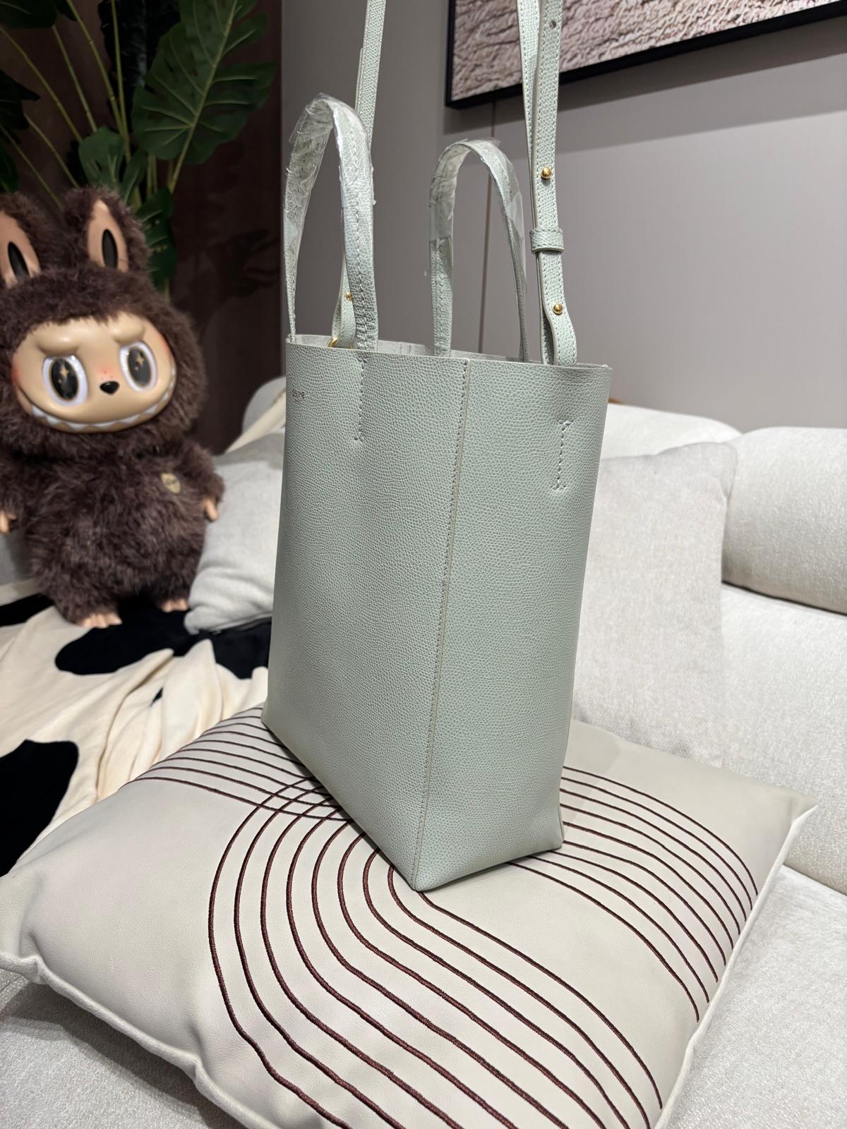 Celine Small Vertical Cabas 2Way Tote bag 牛皮 100%Authentic, 98%New ✅Dust bag