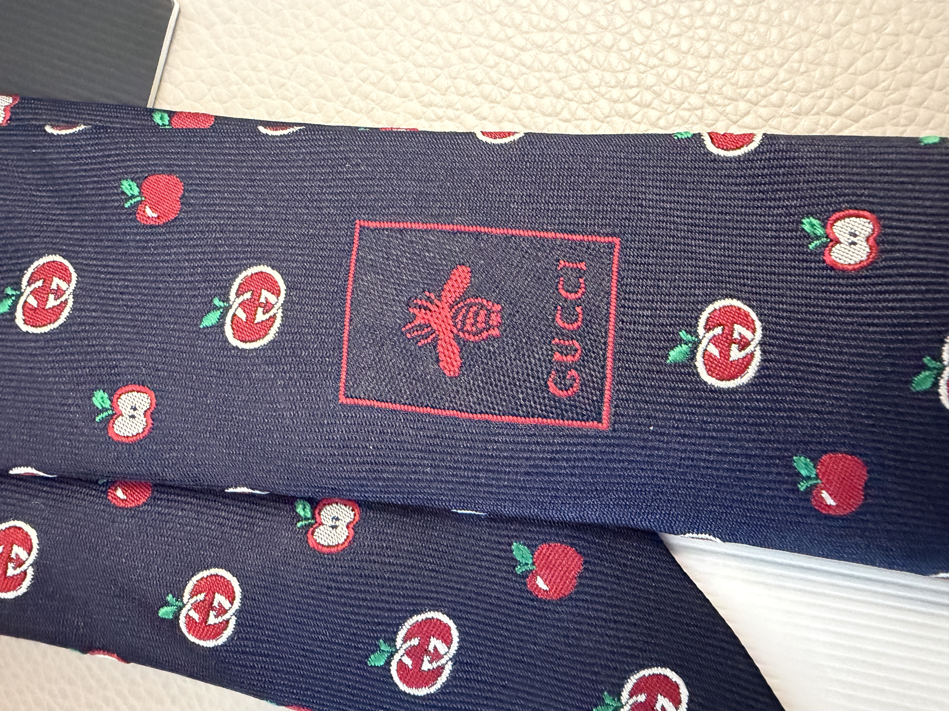 Gucci tie (意大利🇮🇹制造）