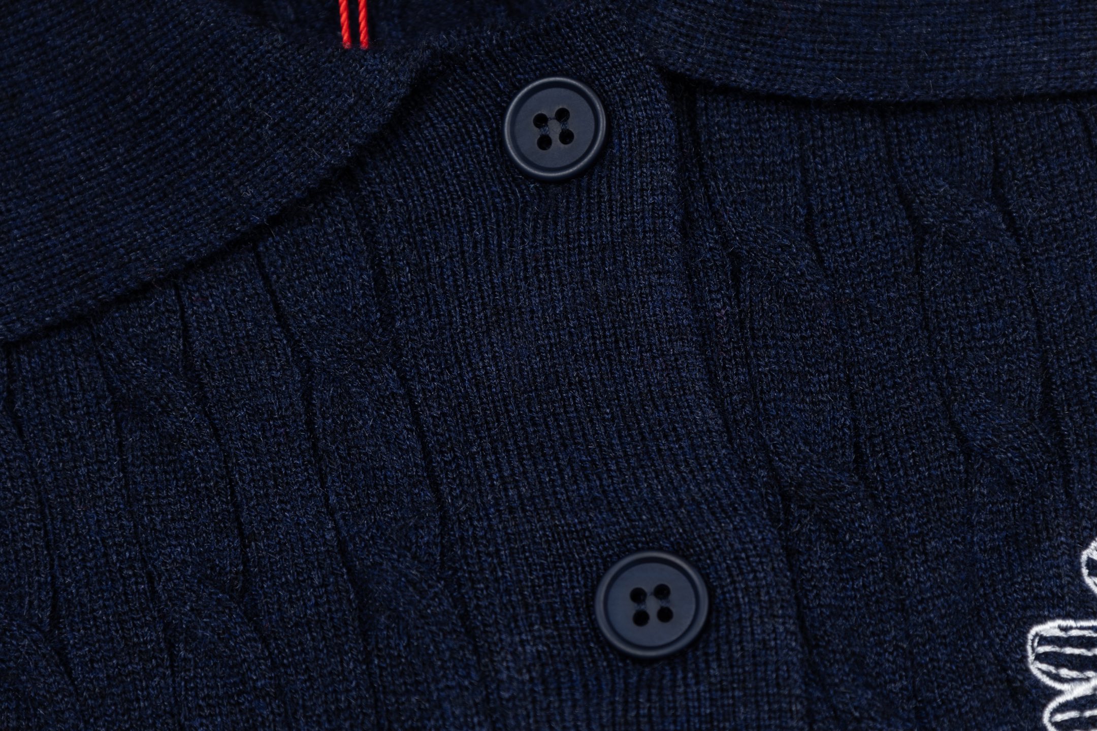 Mardi Mercredi Flower Embroidery Cable Short Sleeve Knit