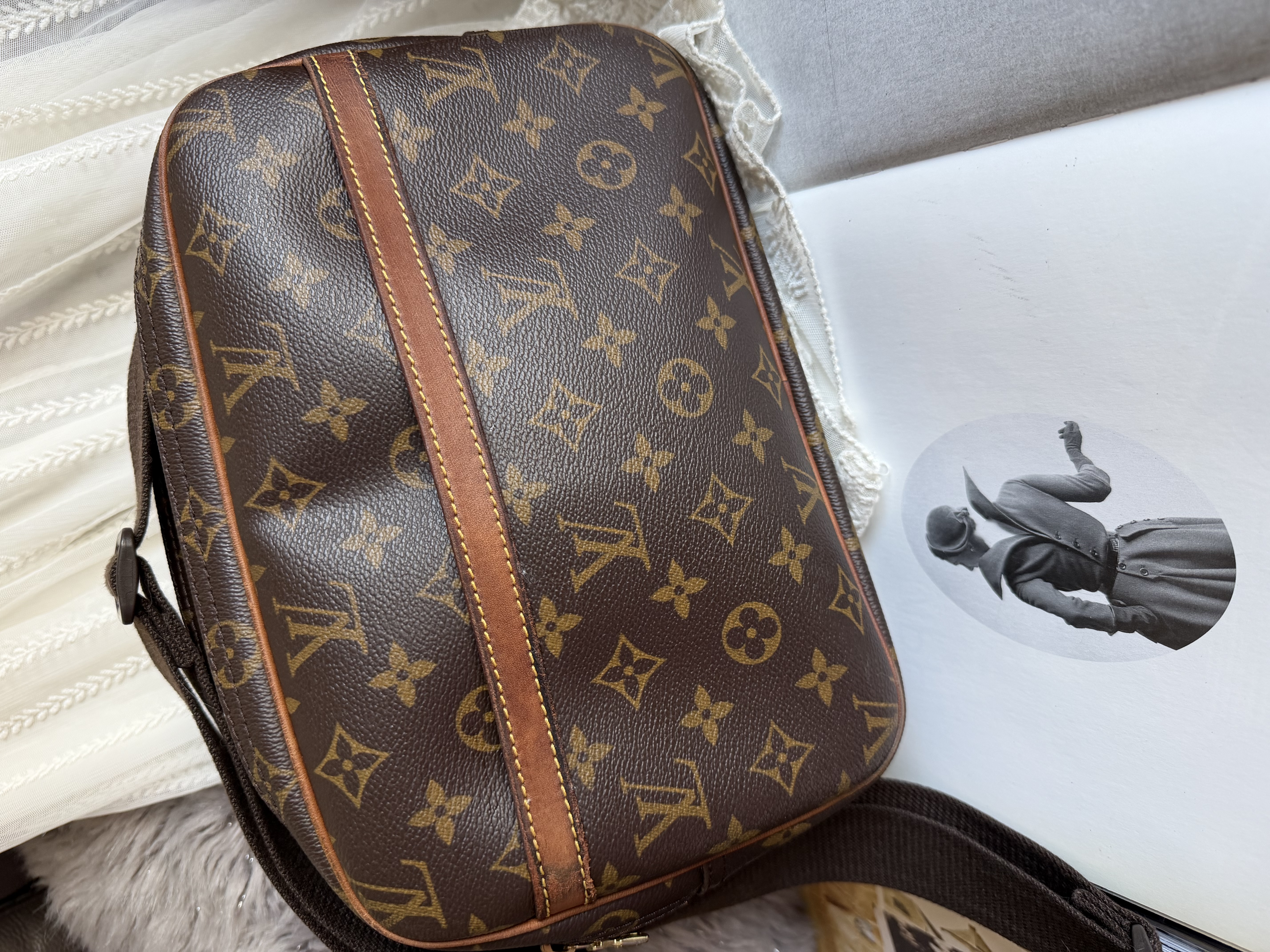 Lv monogram reporter bag 