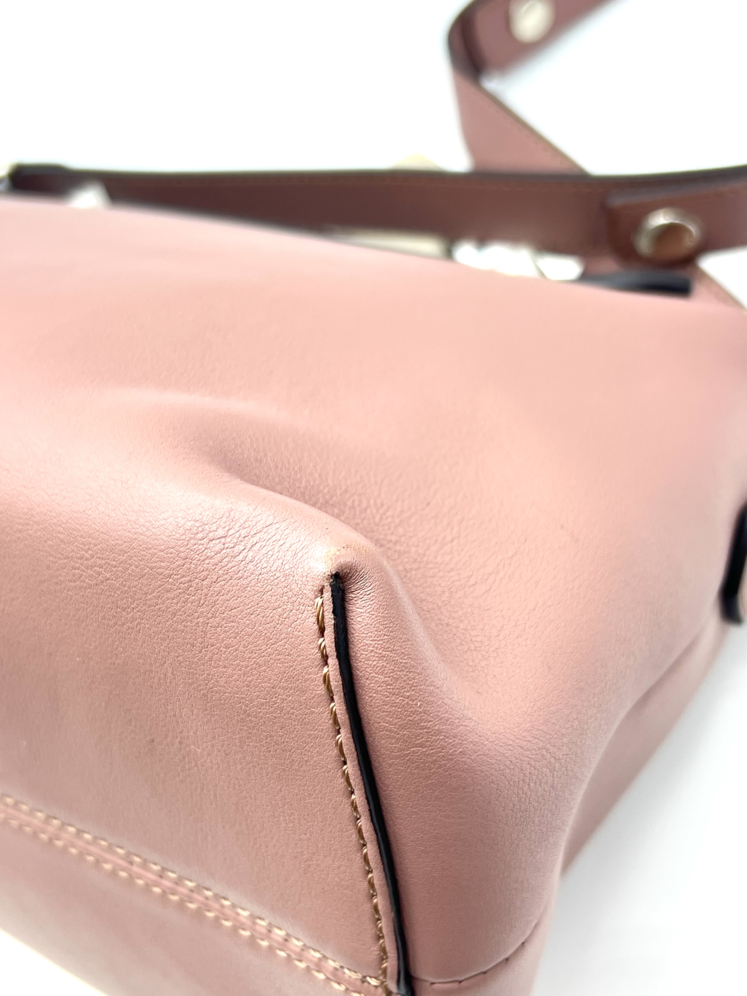 Pre-Owned FENDI By The Way / Product Code: 26041403