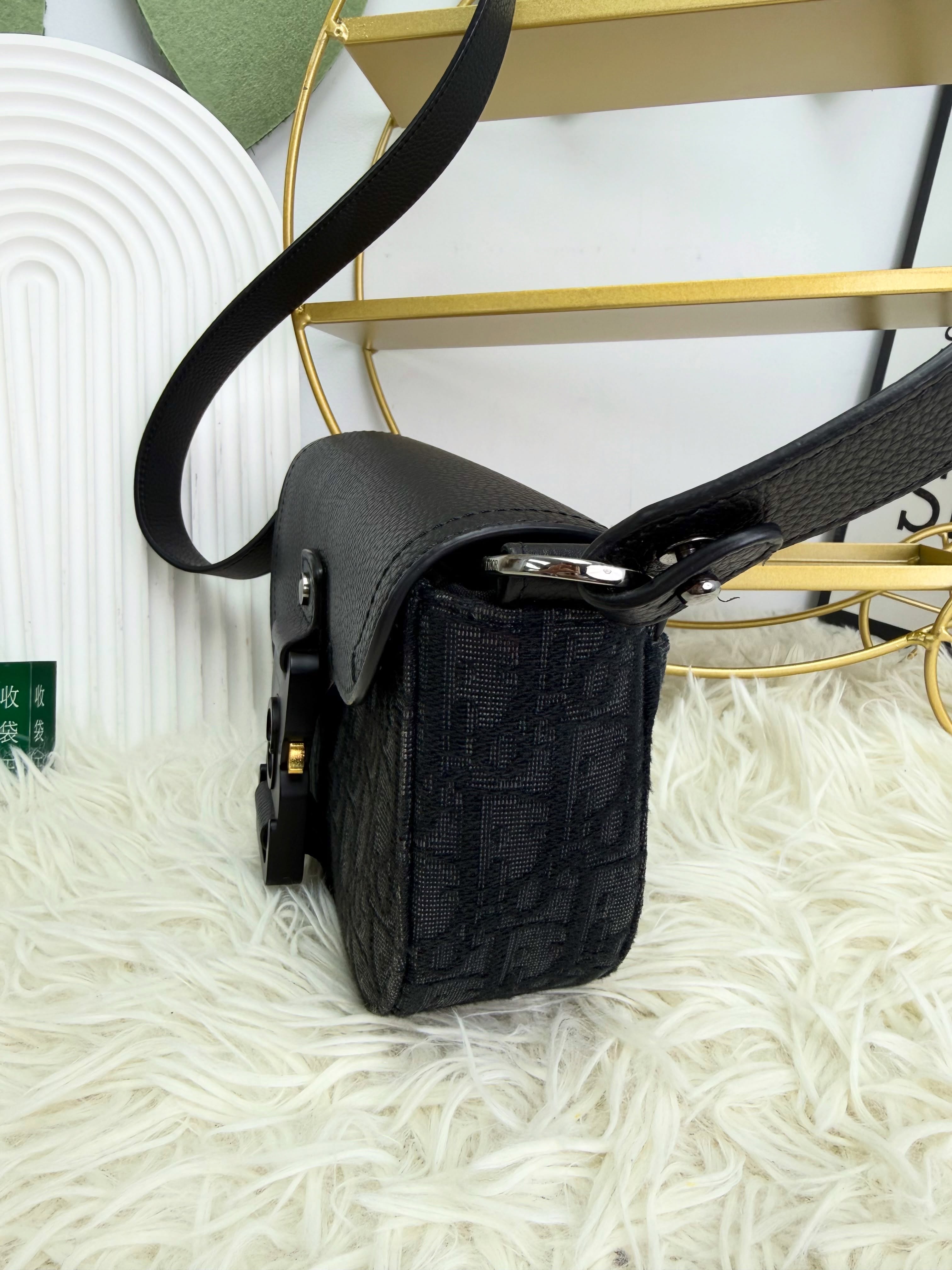 Dior🤍PRE OWNED 🛍️ Saddle 黑色老花郵差包 全套🖤