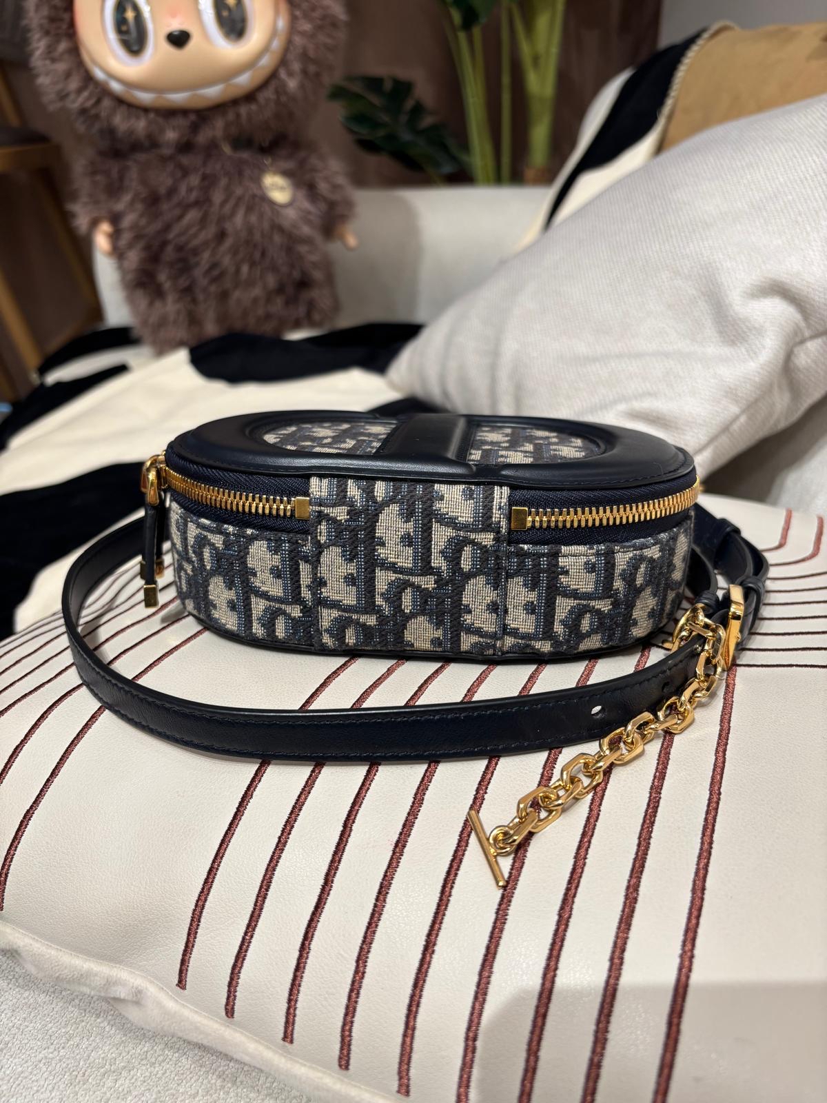 DIOR CD Signature Oval Camera Bag Bag CHRISTIAN DIOR  100%Authentic, 98%New ✅Certificate ✅dust bag 