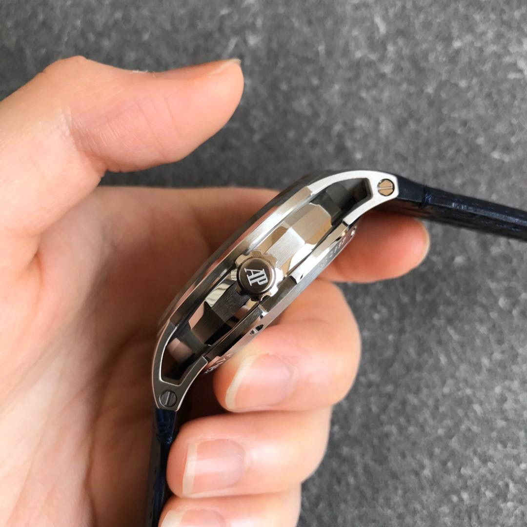 爱彼 CODE 11.59 系列蓝盘腕表