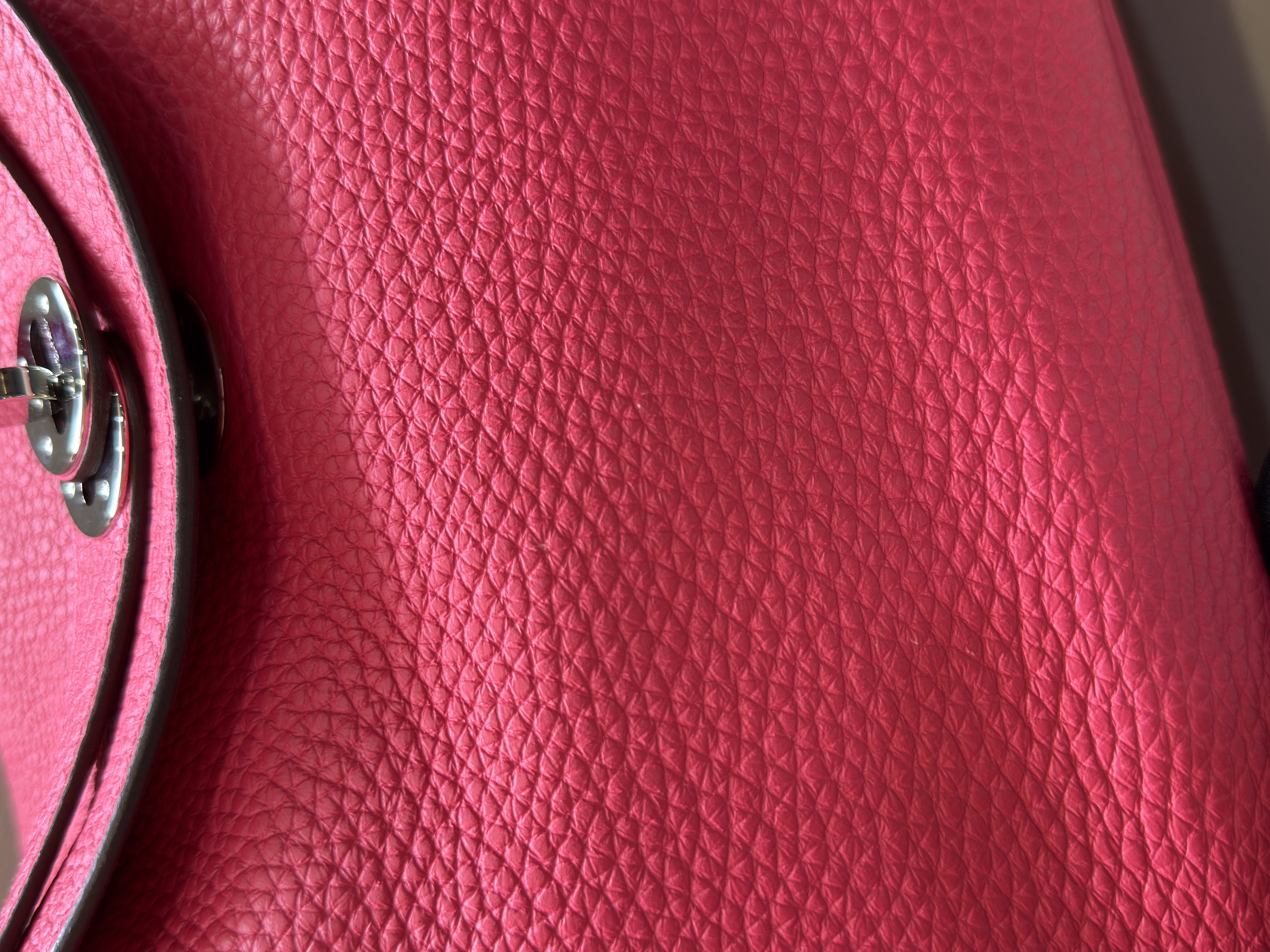 Pre-Owned HERMES Lindy 26 / Stamp Y 寶石紅 / Product Code : 26042502