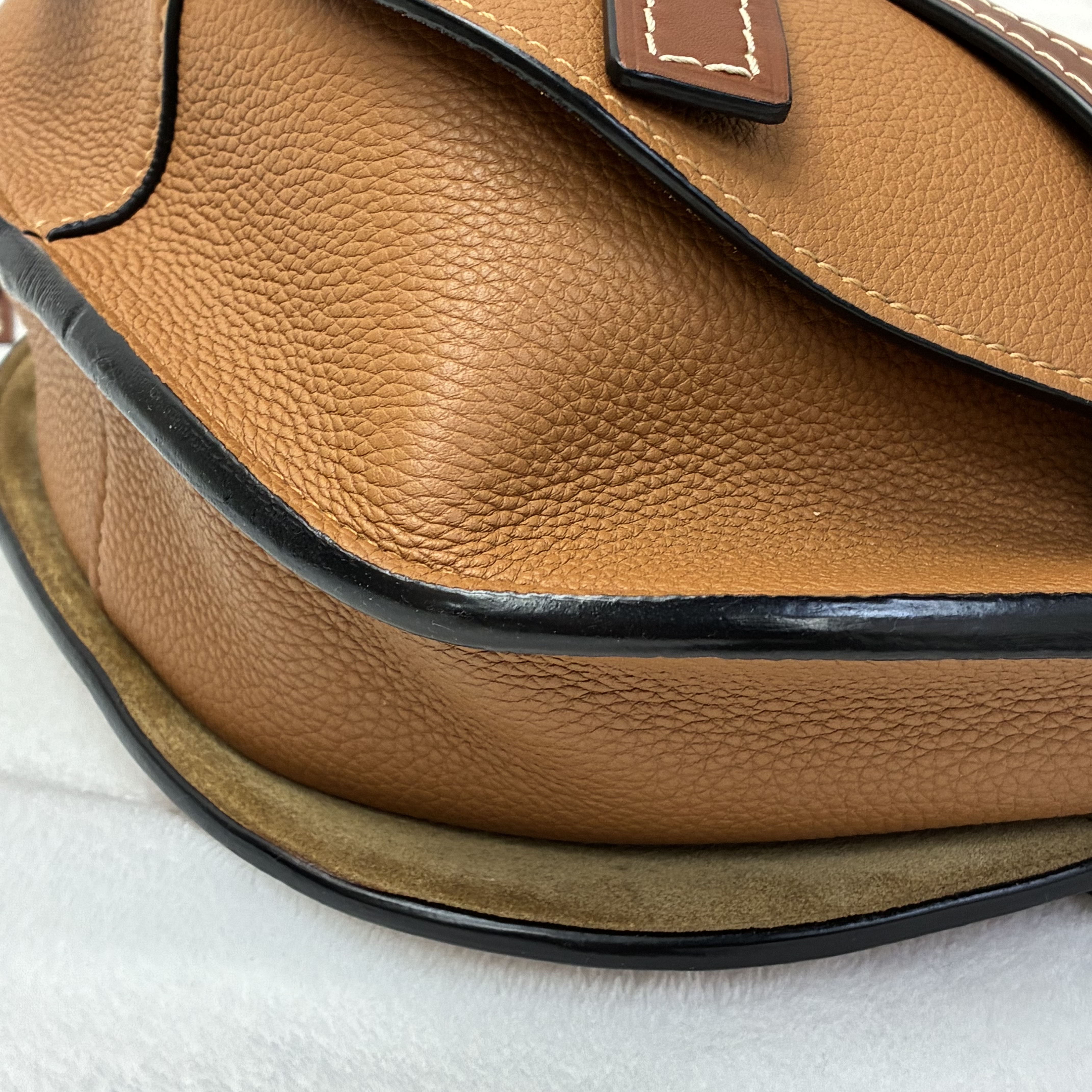Loewe Gate啡色 標準尺寸大容量🤎