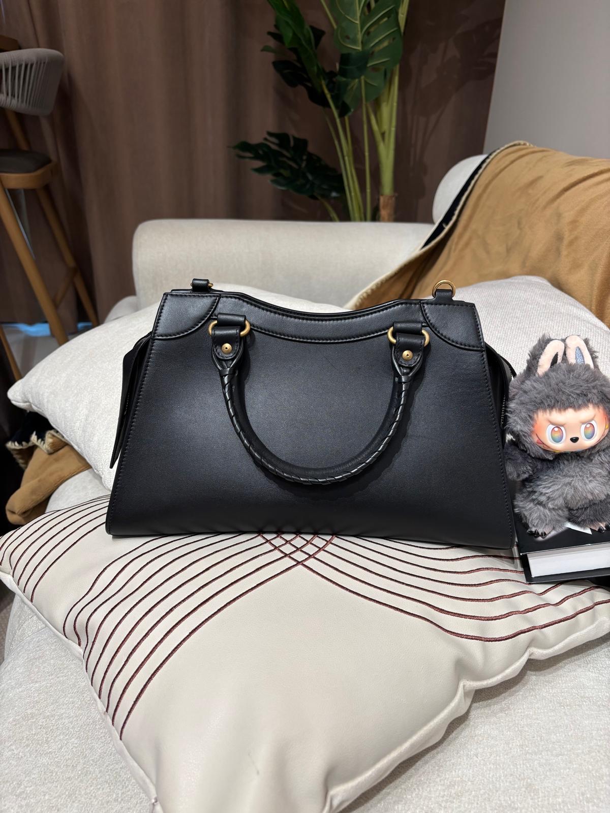 BALENCIAGA NEO CLASSIC CITY 100%Authentic ,95%new 