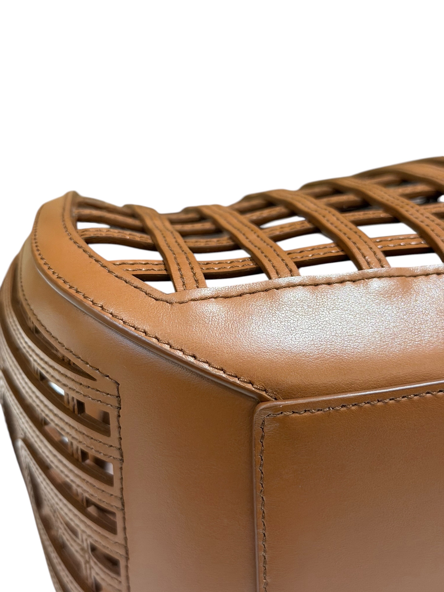 Pre-Owned MIU MIU Leather Basket / Product Code: 070305