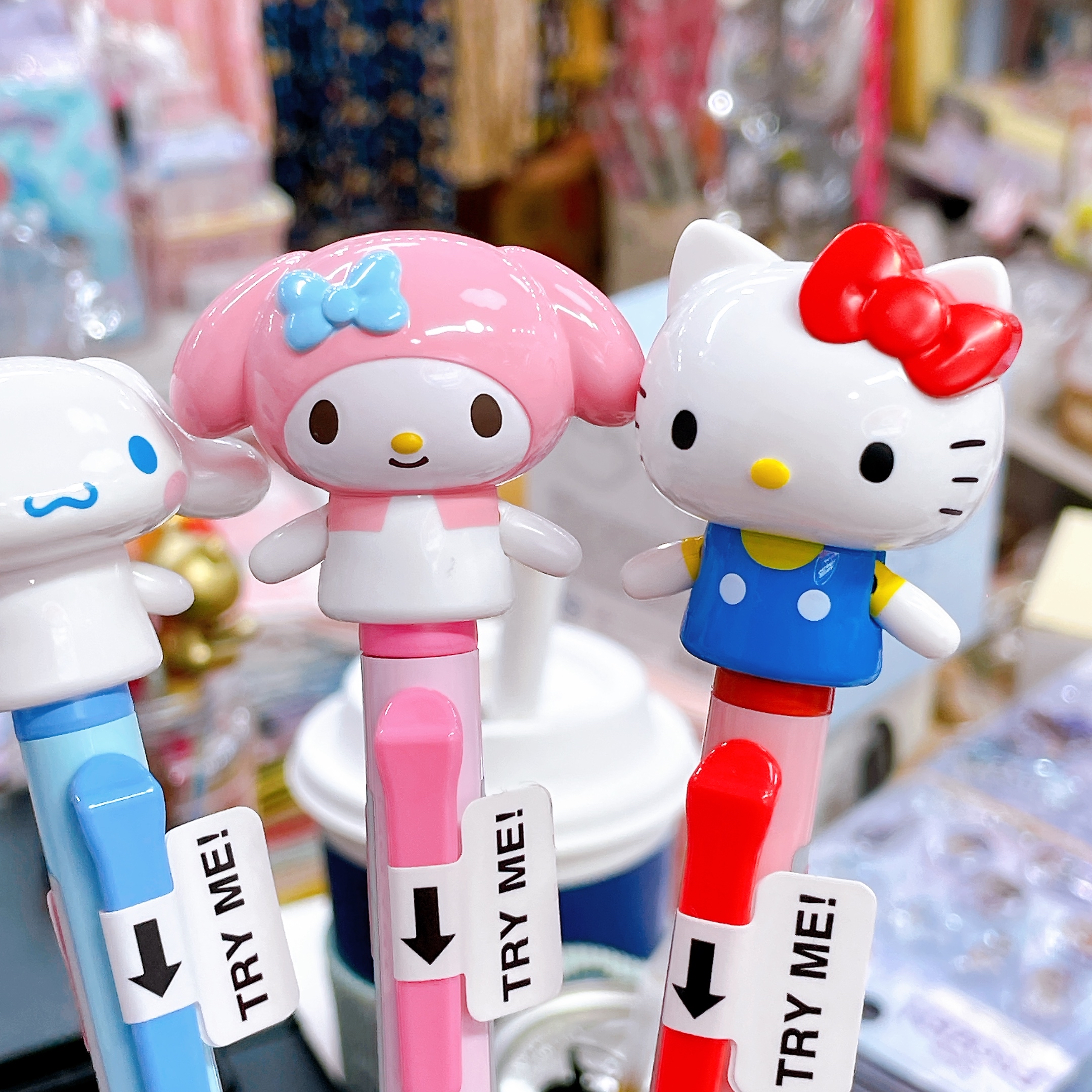 日本直送sanrio 可活動黑色原子筆