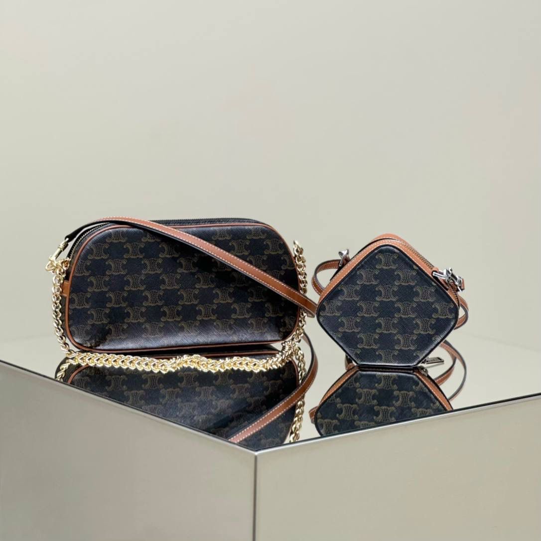 Triomple老花小包系列 做人群中最独一无二的𝗖𝗘𝗟𝗜𝗡𝗘女孩🧚‍♀️这么多精致可爱的小包，真的很难逃过一劫呀！