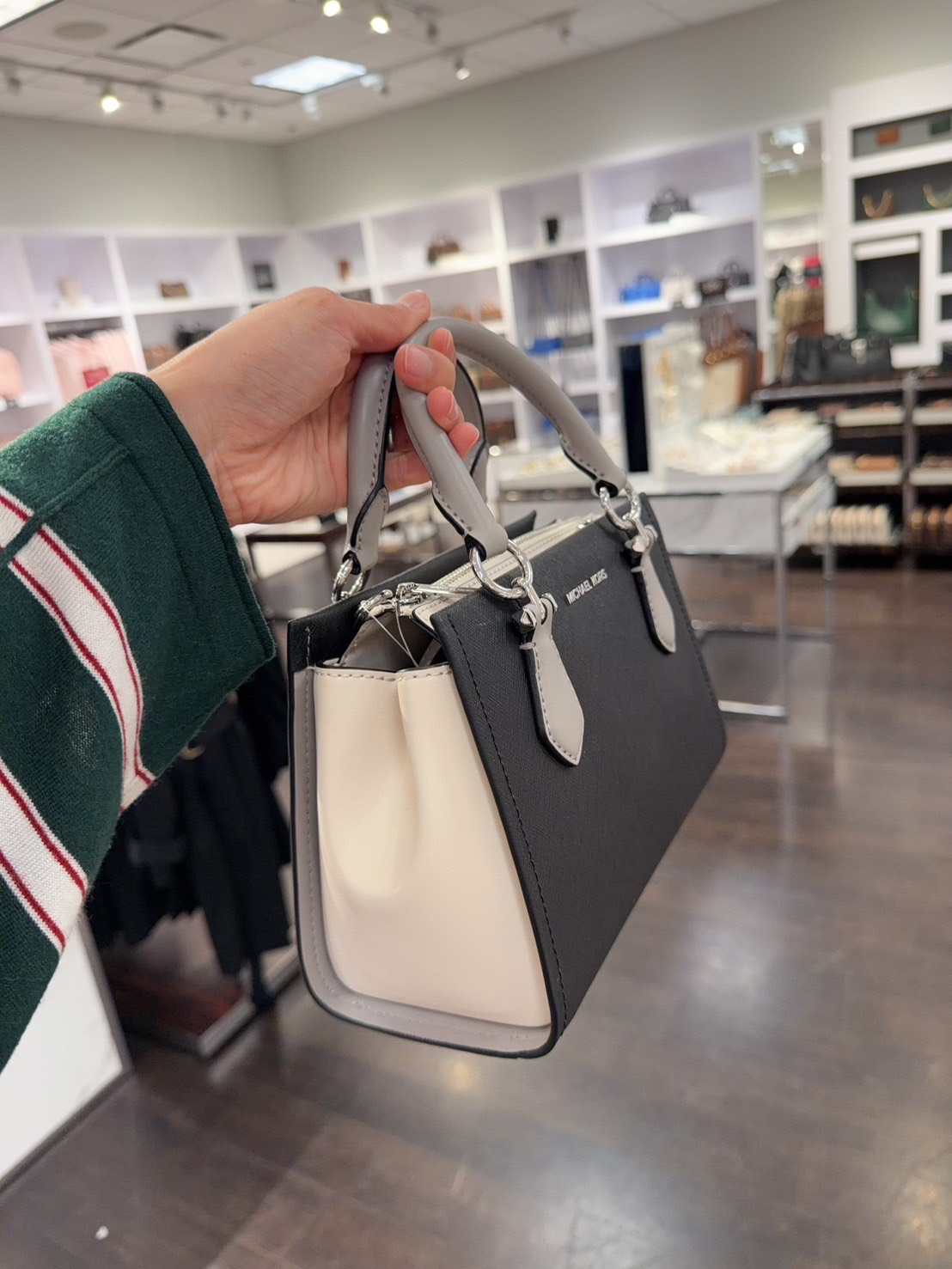 香港現貨-Michael Kors Outlet Marilyn Saffiano Leather Messenger Bag Black Multi