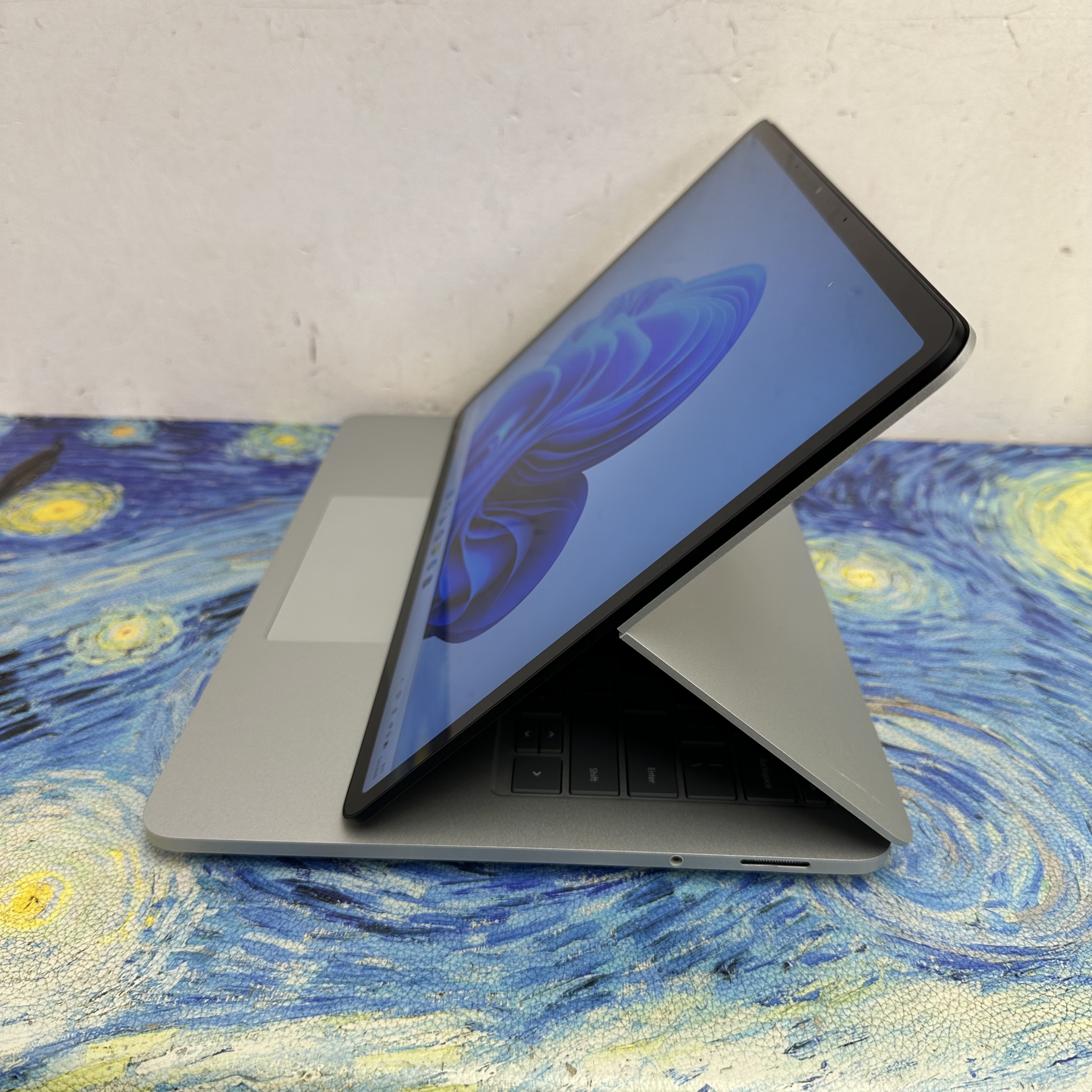 (頂級三段變型 Surface Laptop Studio❤️‍🔥)Microsoft Surface Laptop Studio  i7-11370H /32GB Ram/1TB SSD/2K 120Hz Touch Mon/可Type C 充電/銀色/ Laptop / Notebook / RTX A2000 獨立顯示卡/ Tablet / Movie / YouTube / 