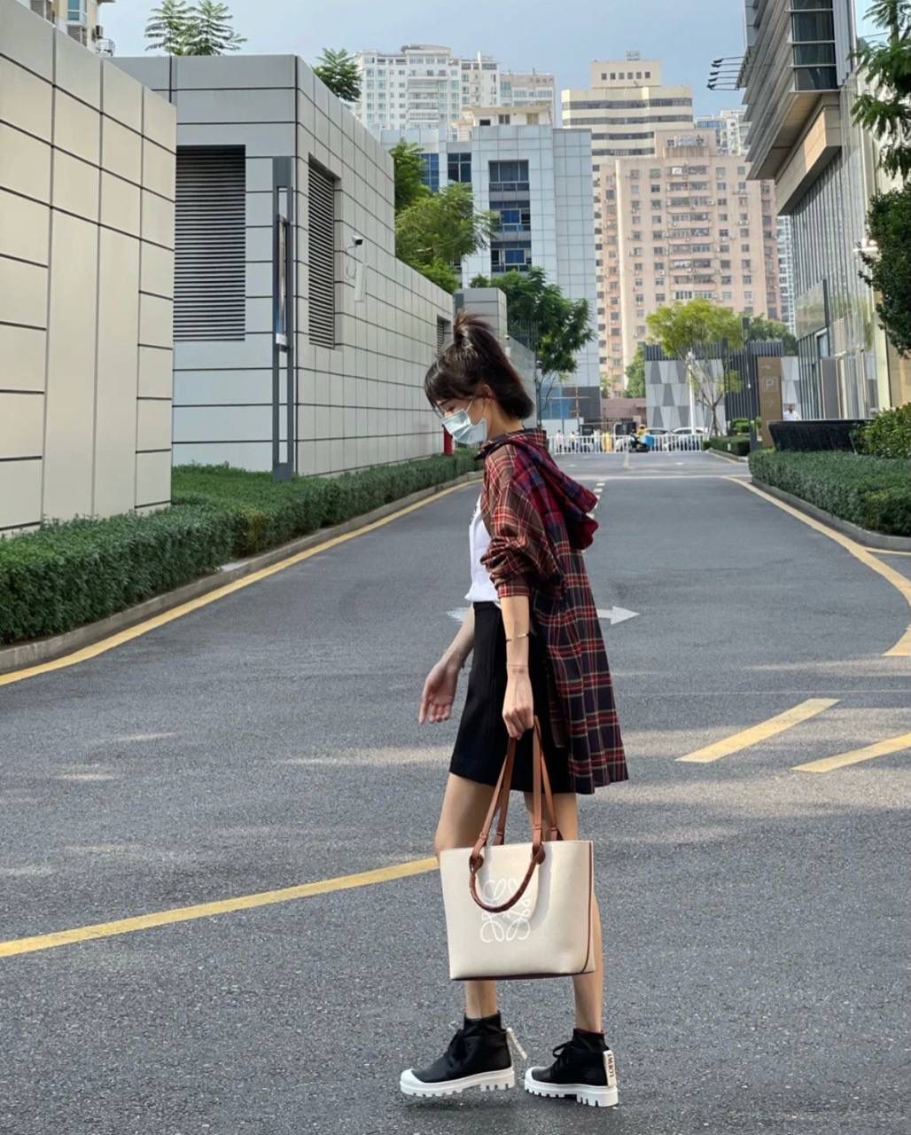 Loewe 罗意威 Anagram 帆布小号手提托特包