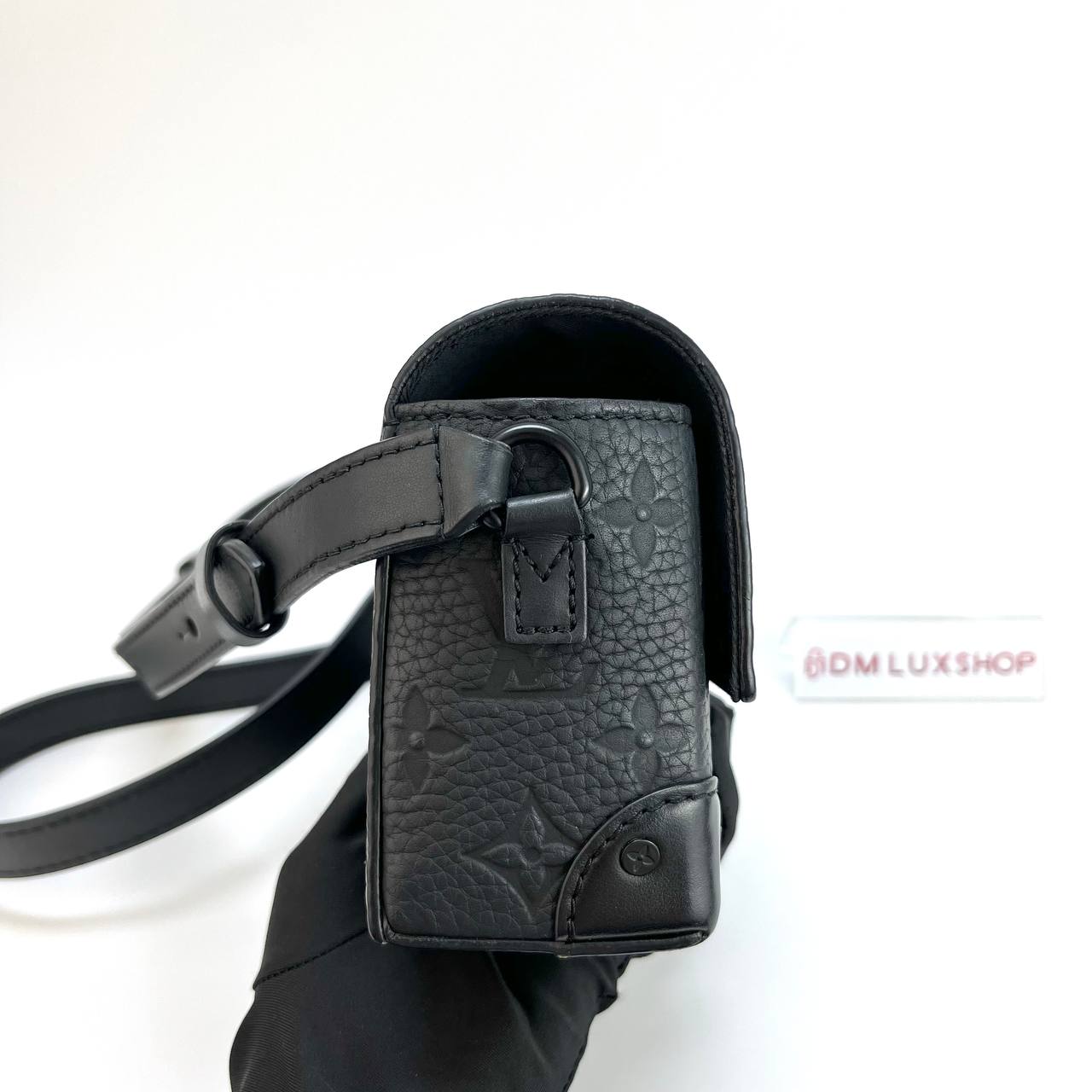 LV Black Taurillon Steamer Wearable Wallet