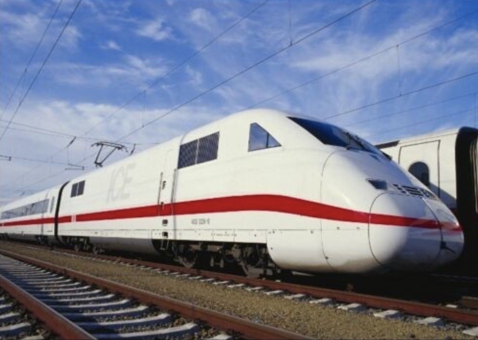 德國高速列車：城際特快列車 ICE2 Fleischmann 4452 雙駕駛室套裝