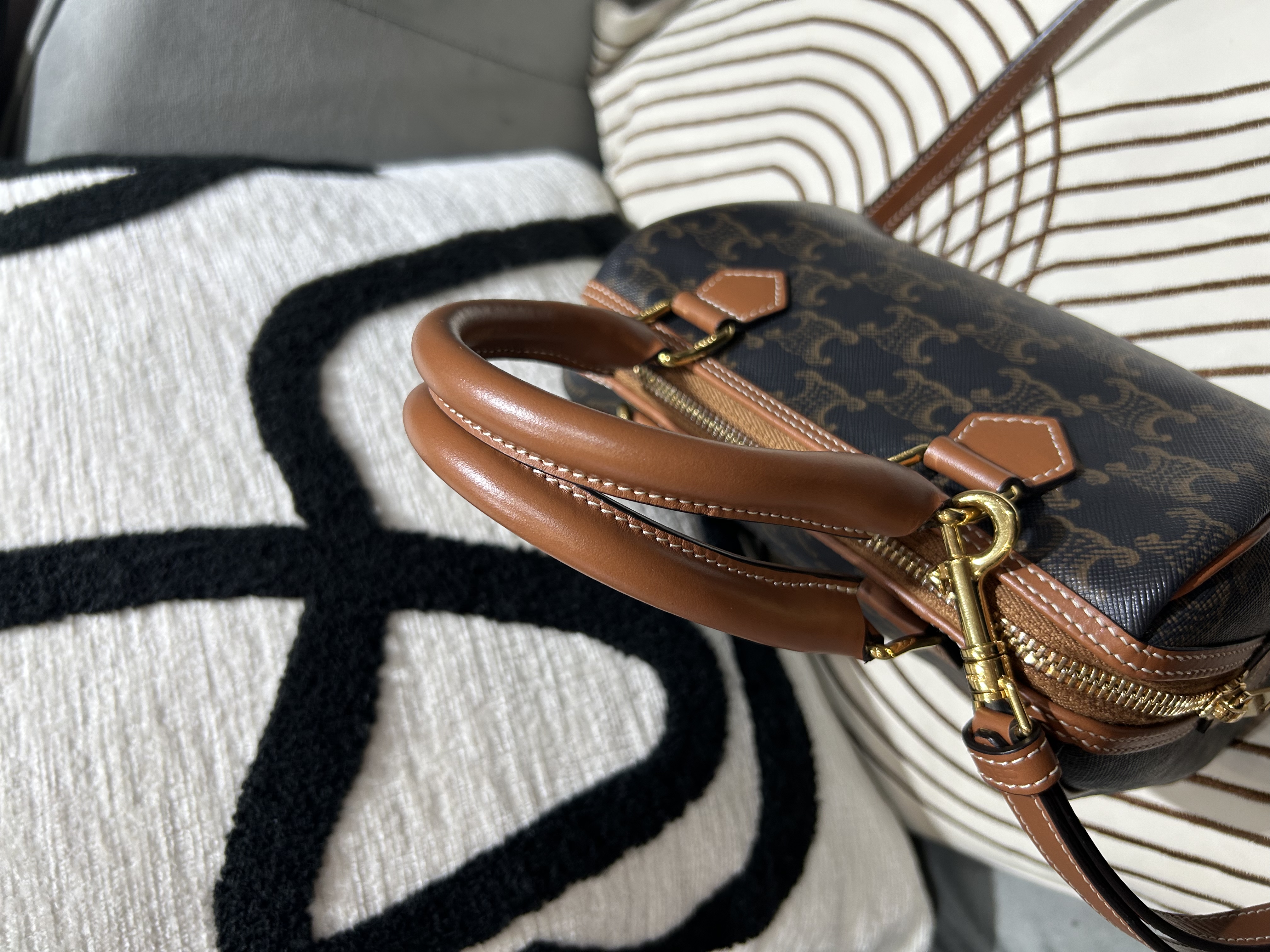 CELINE Triomphe Small Boston 2 way bag 100%Authentic, 98%New✅Strap ✅Dust bag