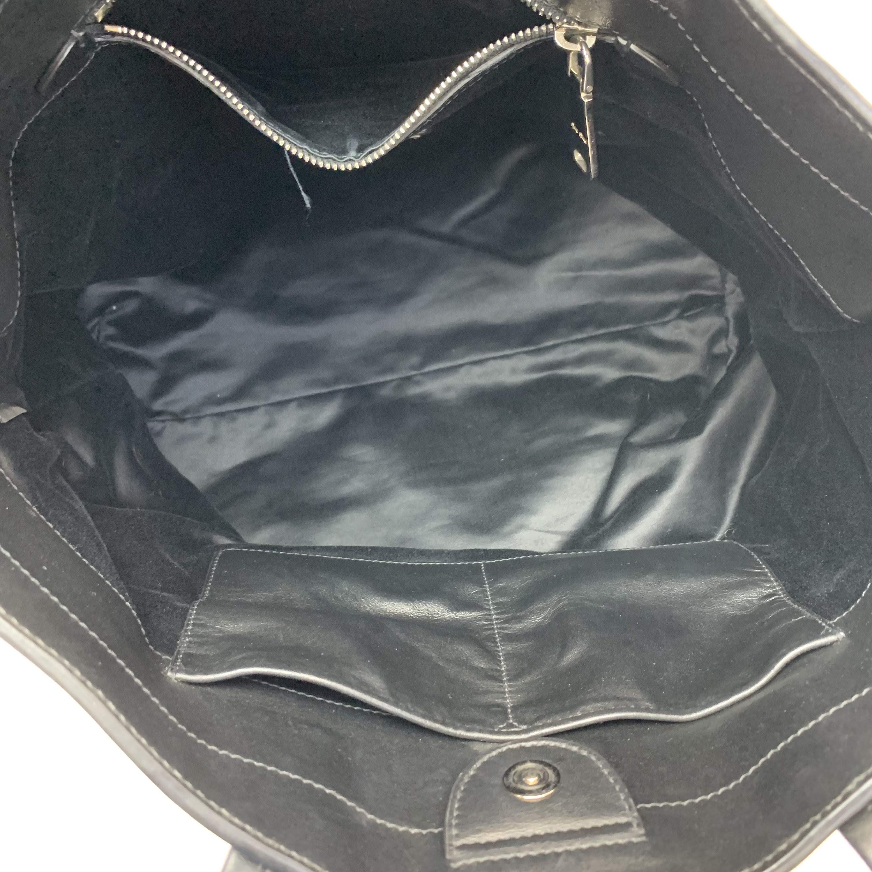 OL必備大牌平價黑色手袋👜Miumiu中古黑色皮革手袋