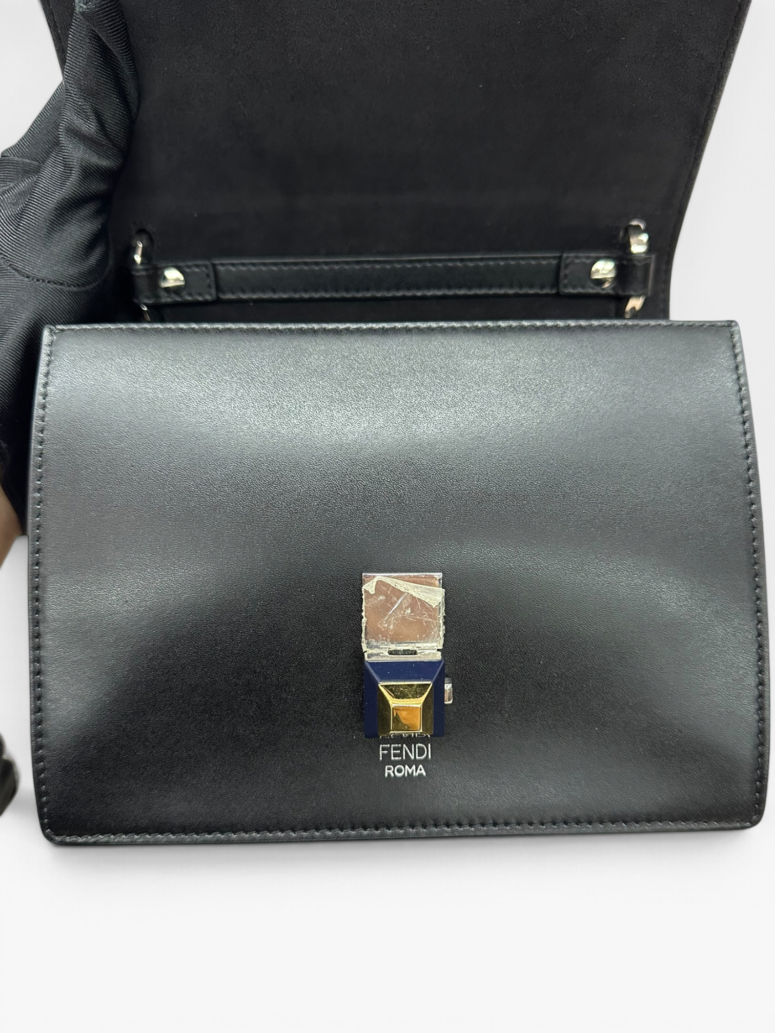 Pre-Owned FENDI KAN I Shoulder Bag / Product Code: 101601