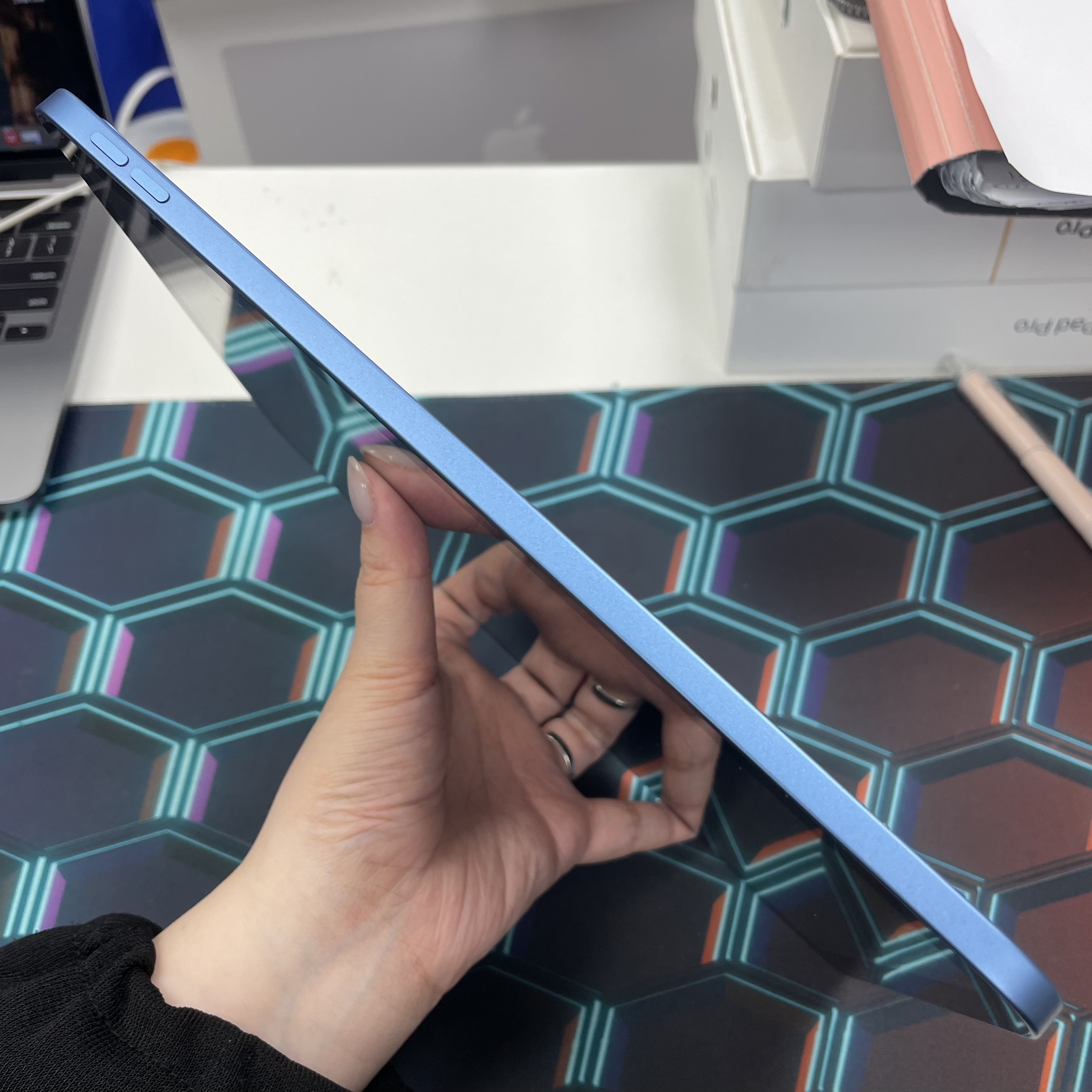 *648898 iPad 11 完美機 128GB WIFI版 藍色 blue